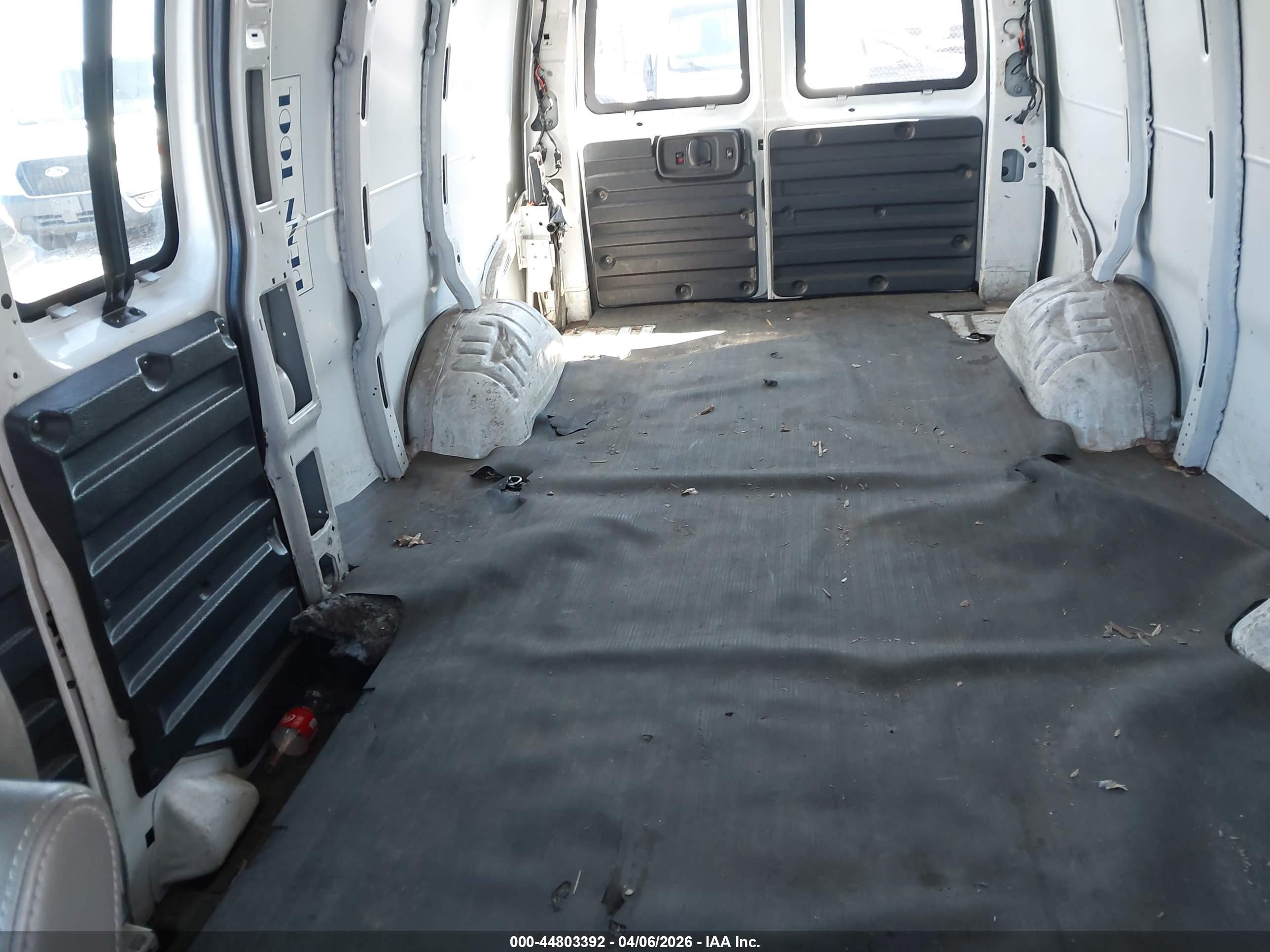 CHEVROLET EXPRESS image 8