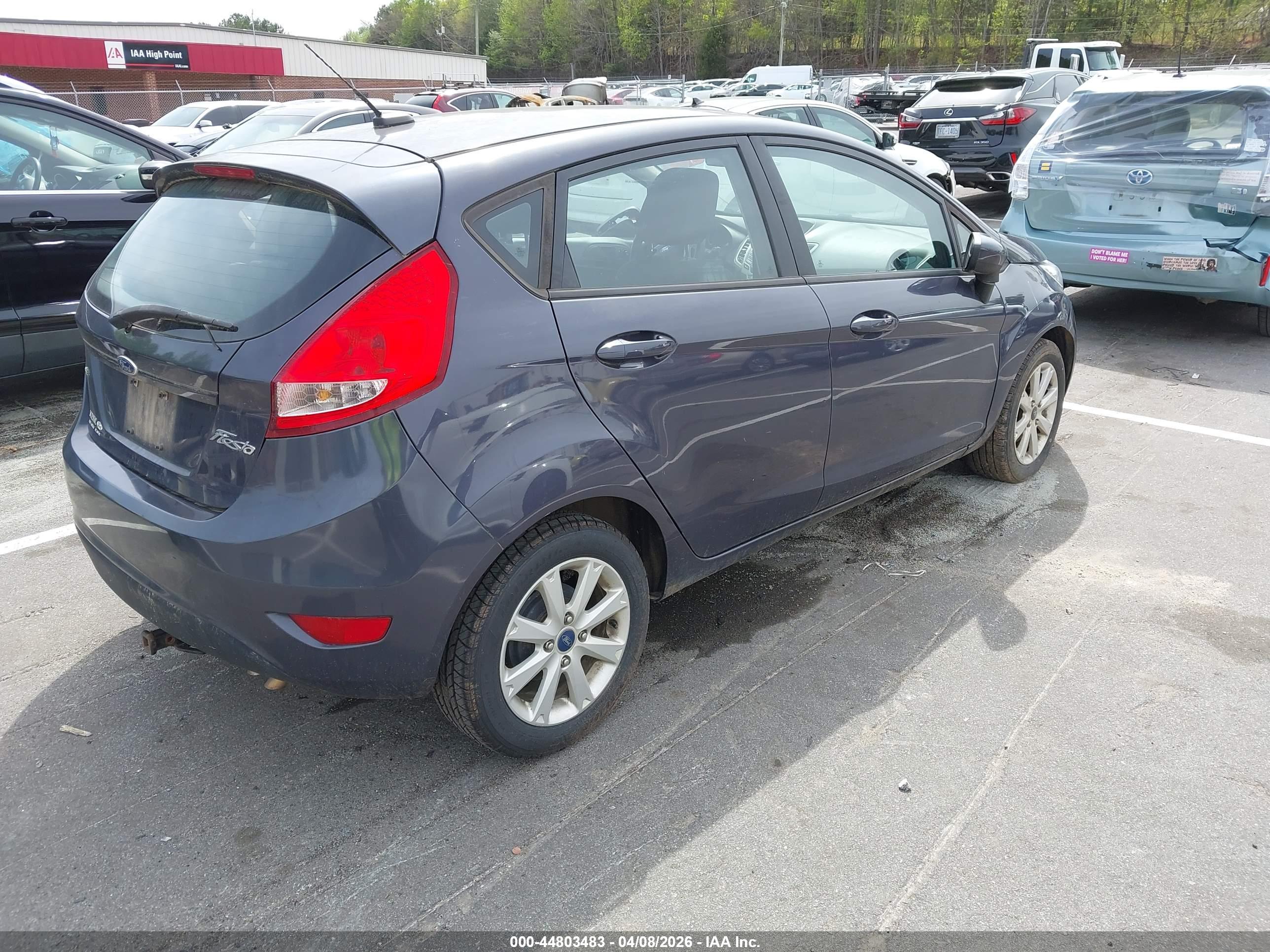 FORD FIESTA image 4