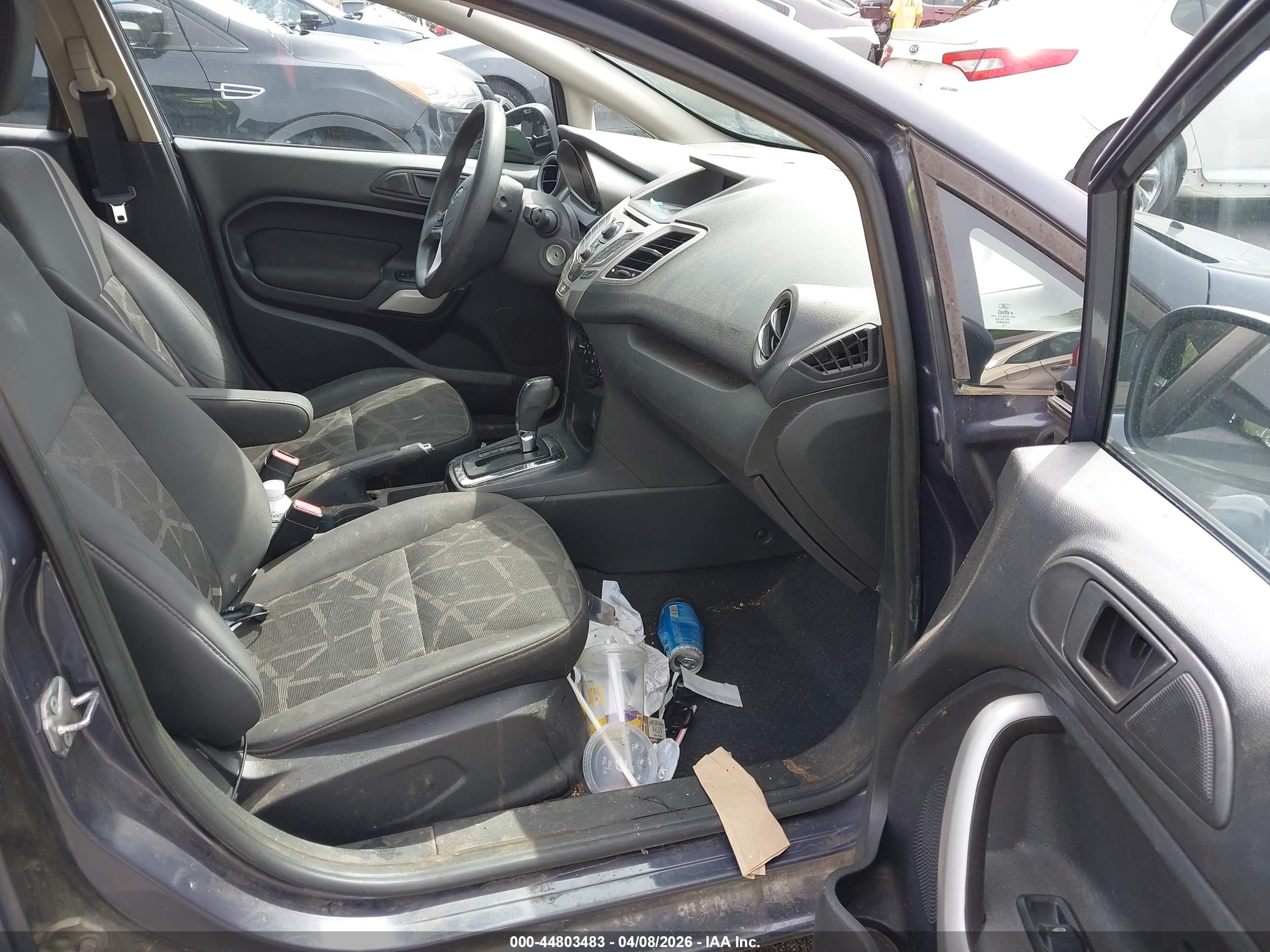 FORD FIESTA image 5