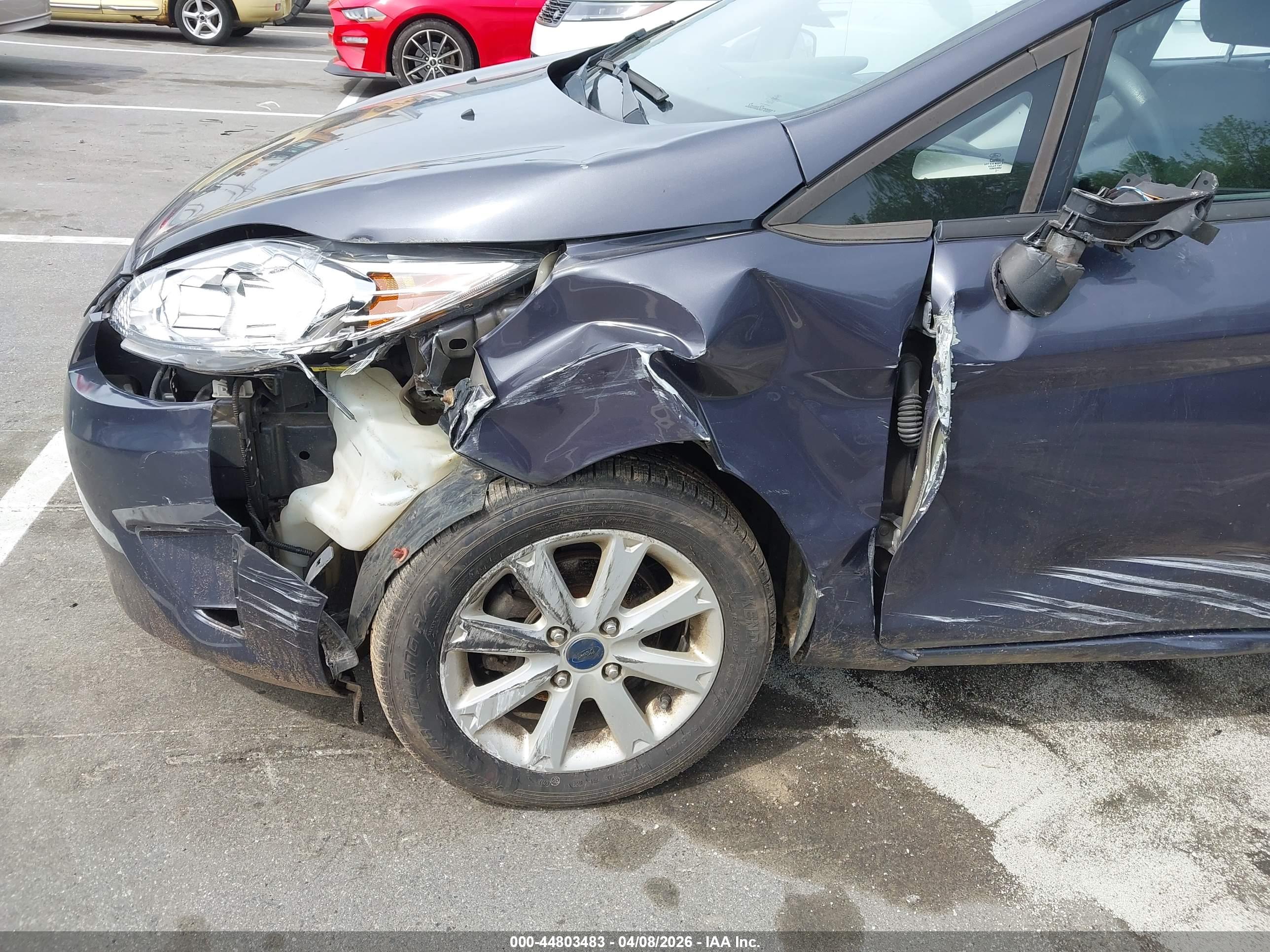 FORD FIESTA image 6