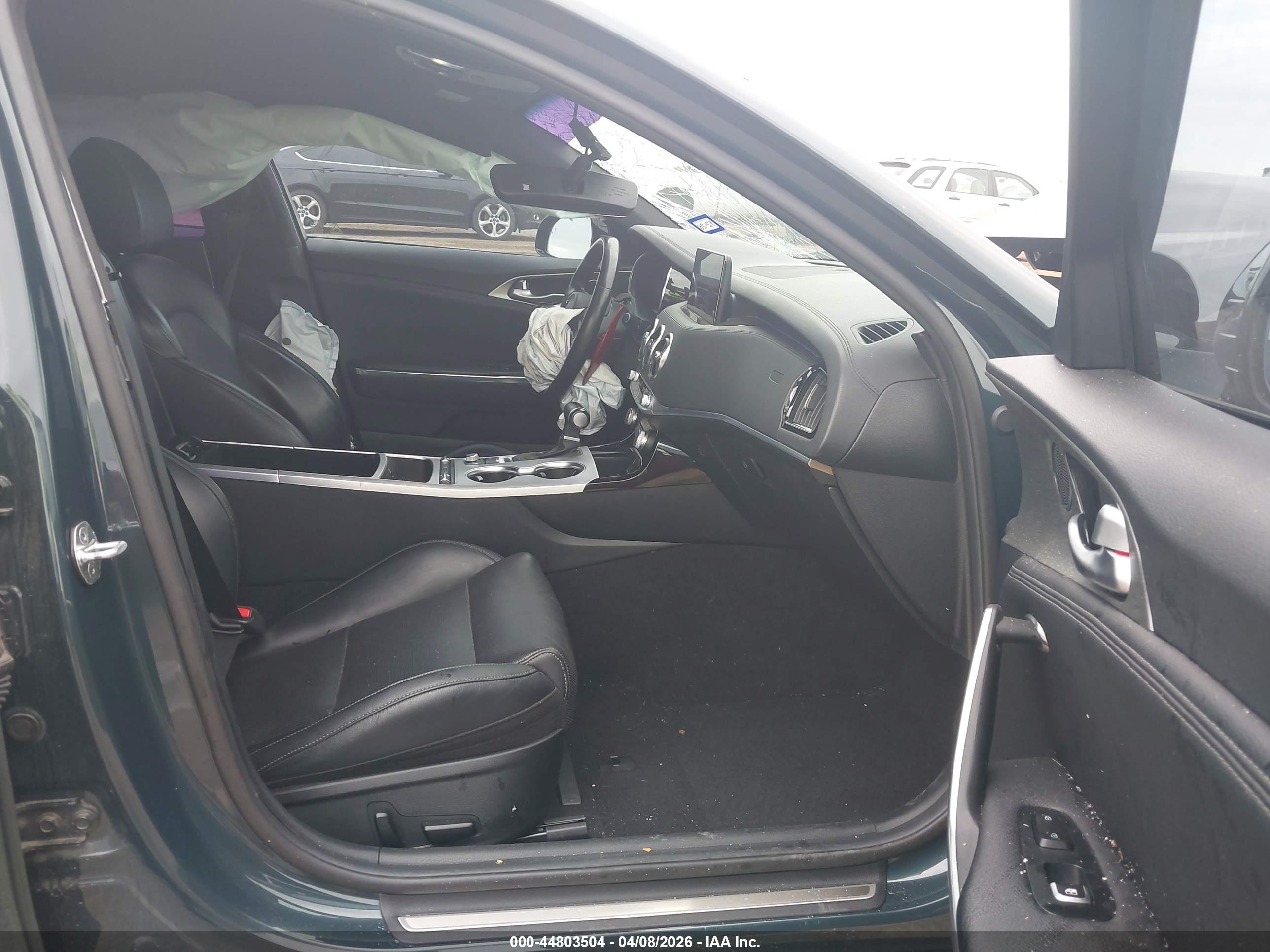 KIA STINGER image 5