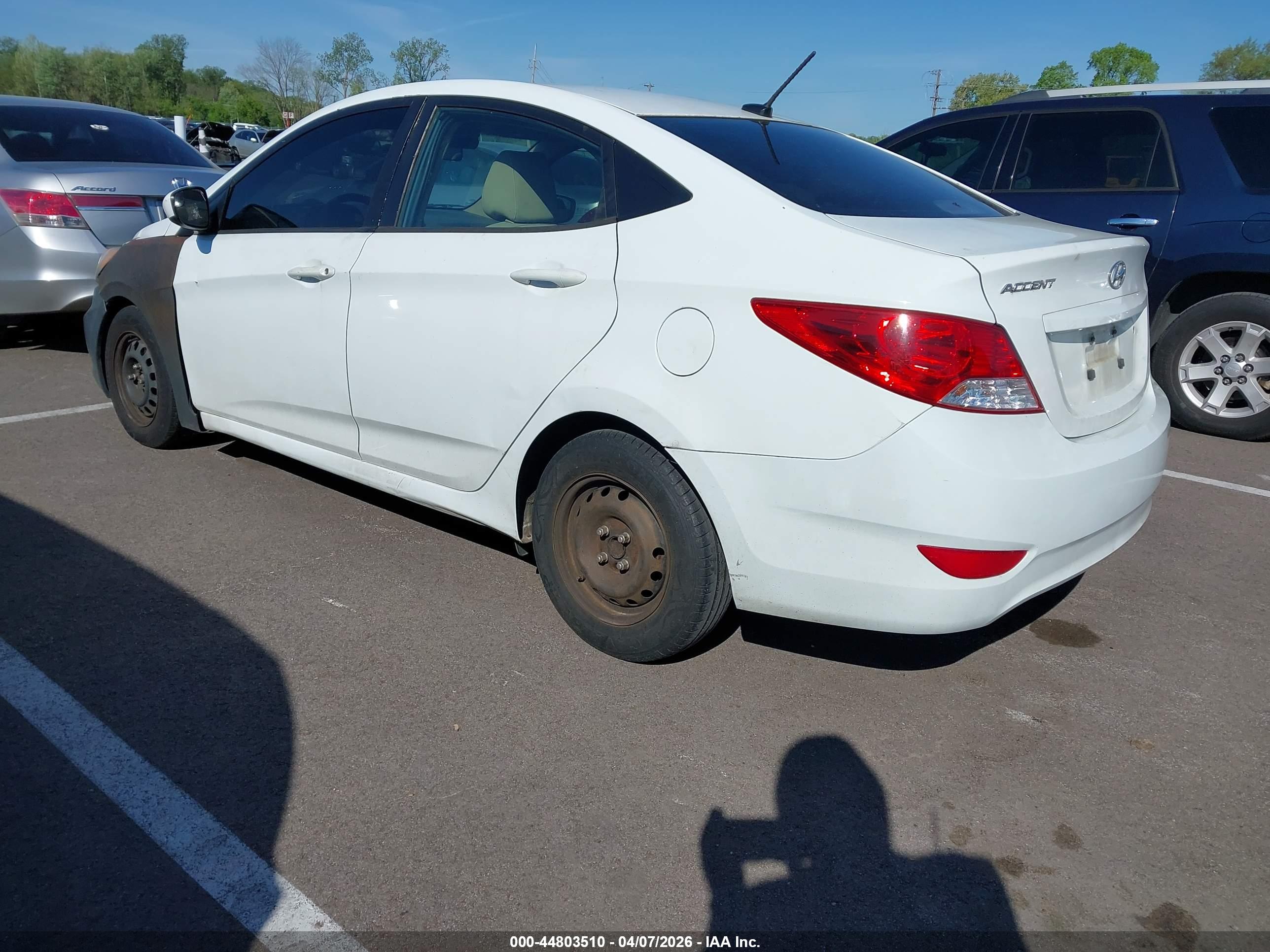 HYUNDAI ACCENT image 3