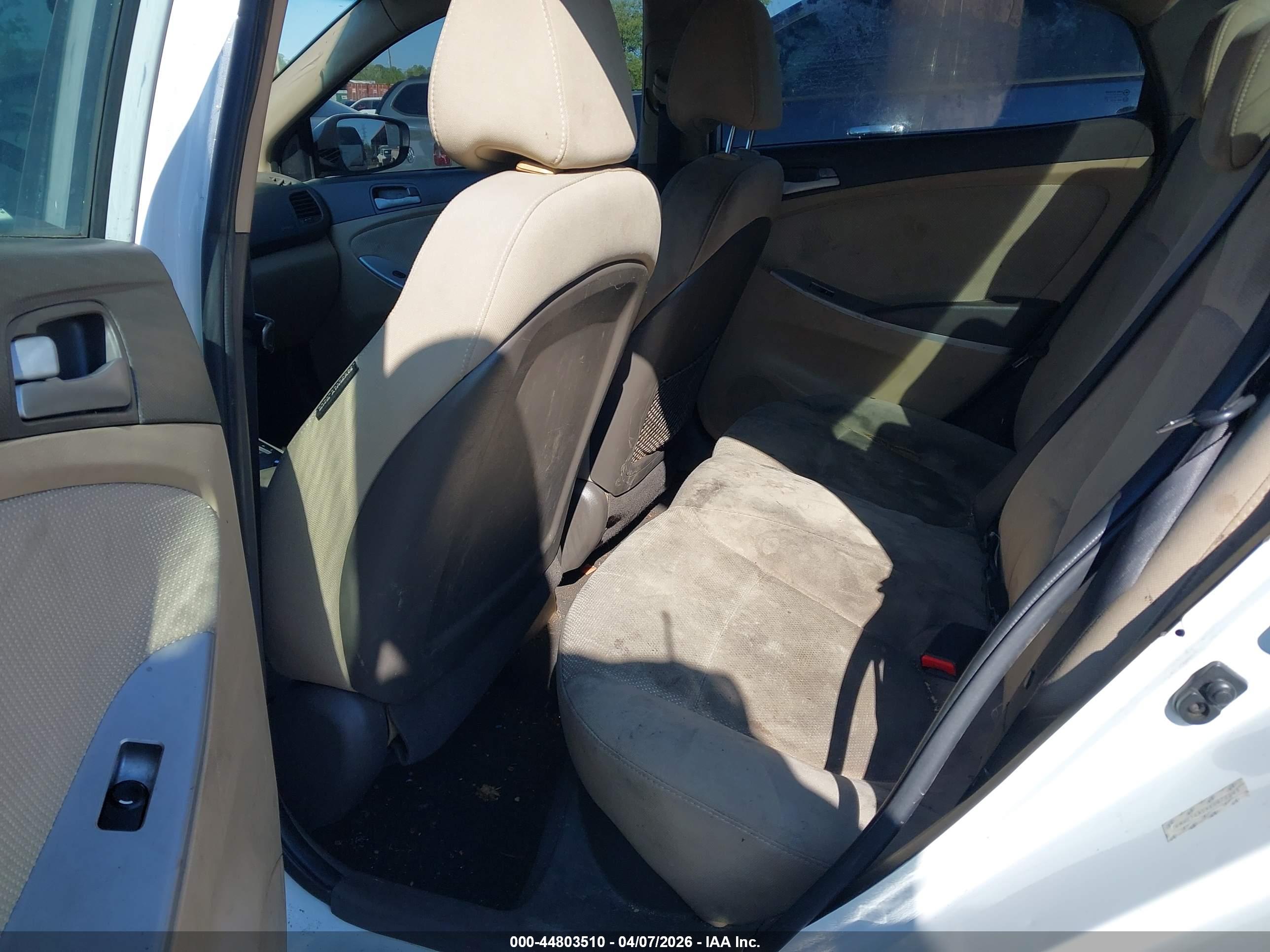 HYUNDAI ACCENT image 8