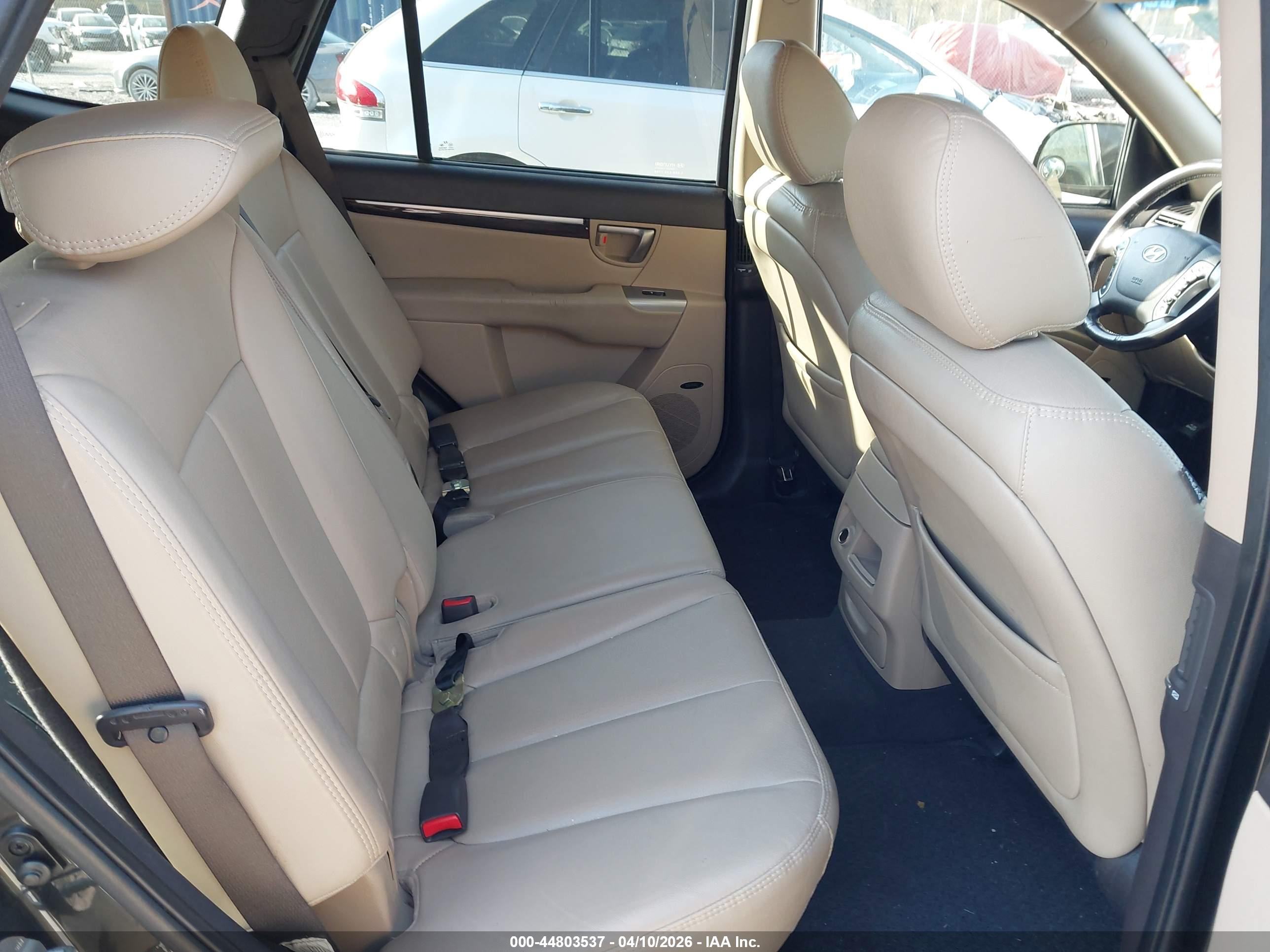 HYUNDAI SANTA image 8