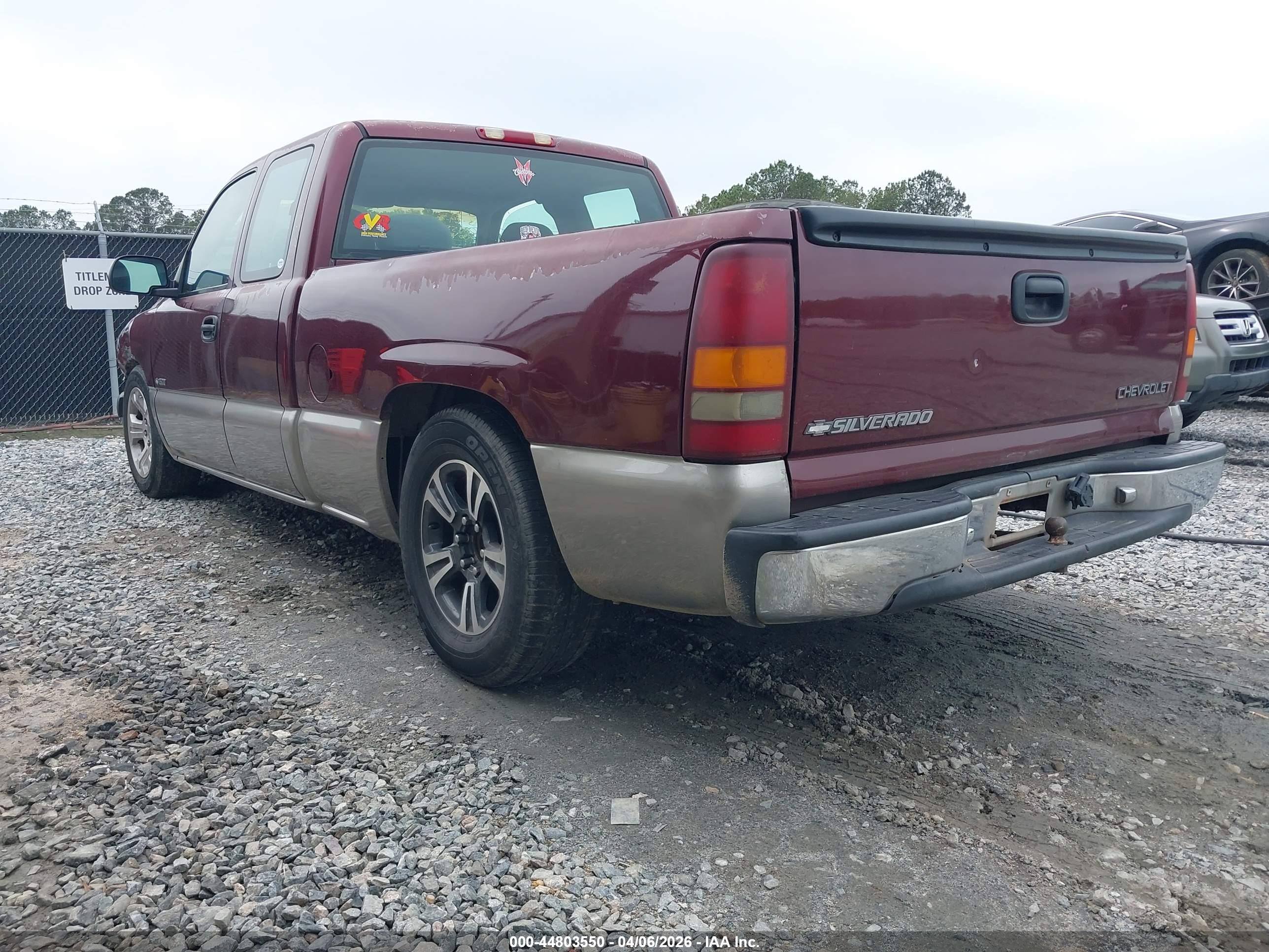 CHEVROLET SILVERADO image 3