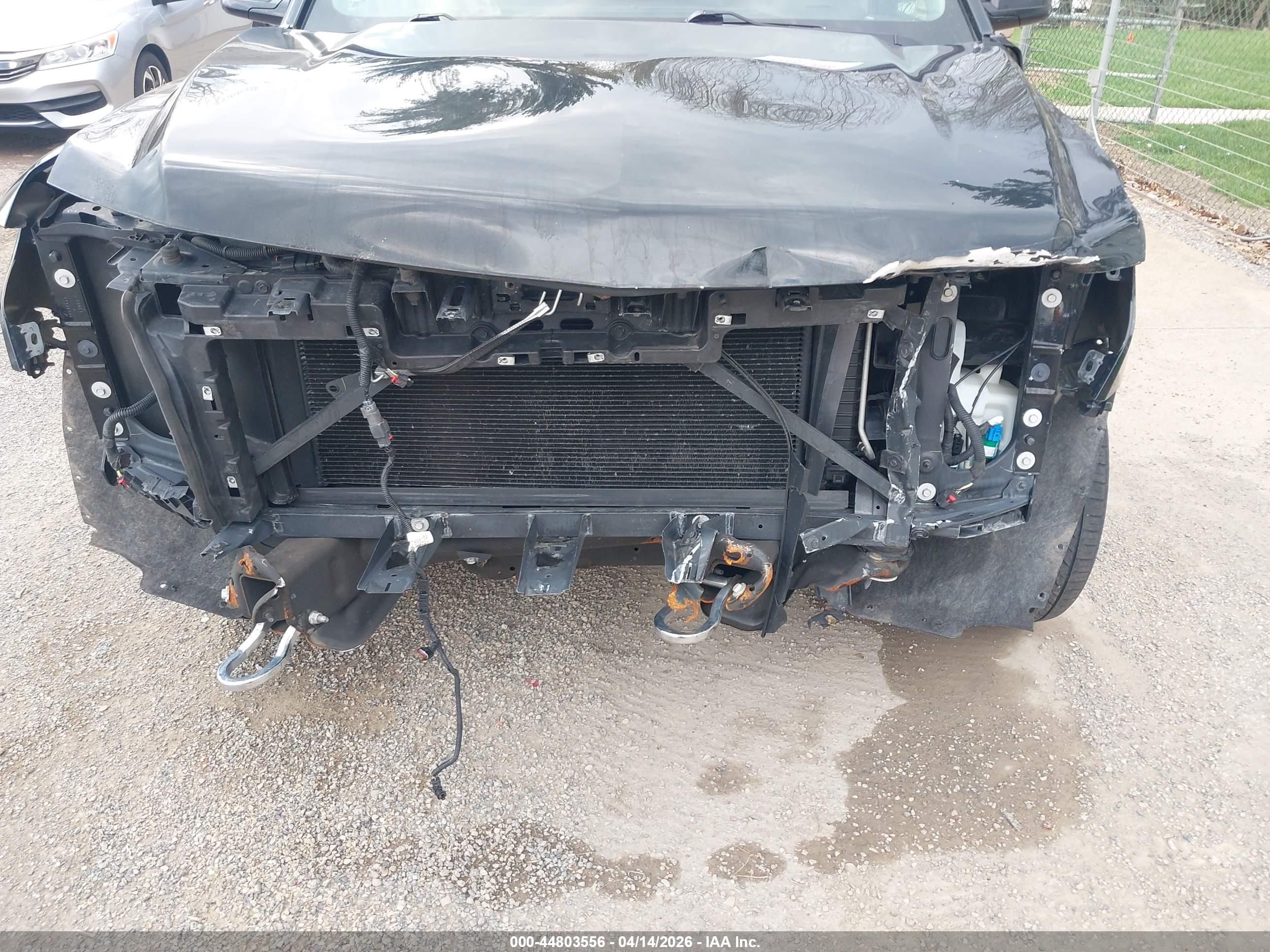 CHEVROLET SUBURBAN image 6