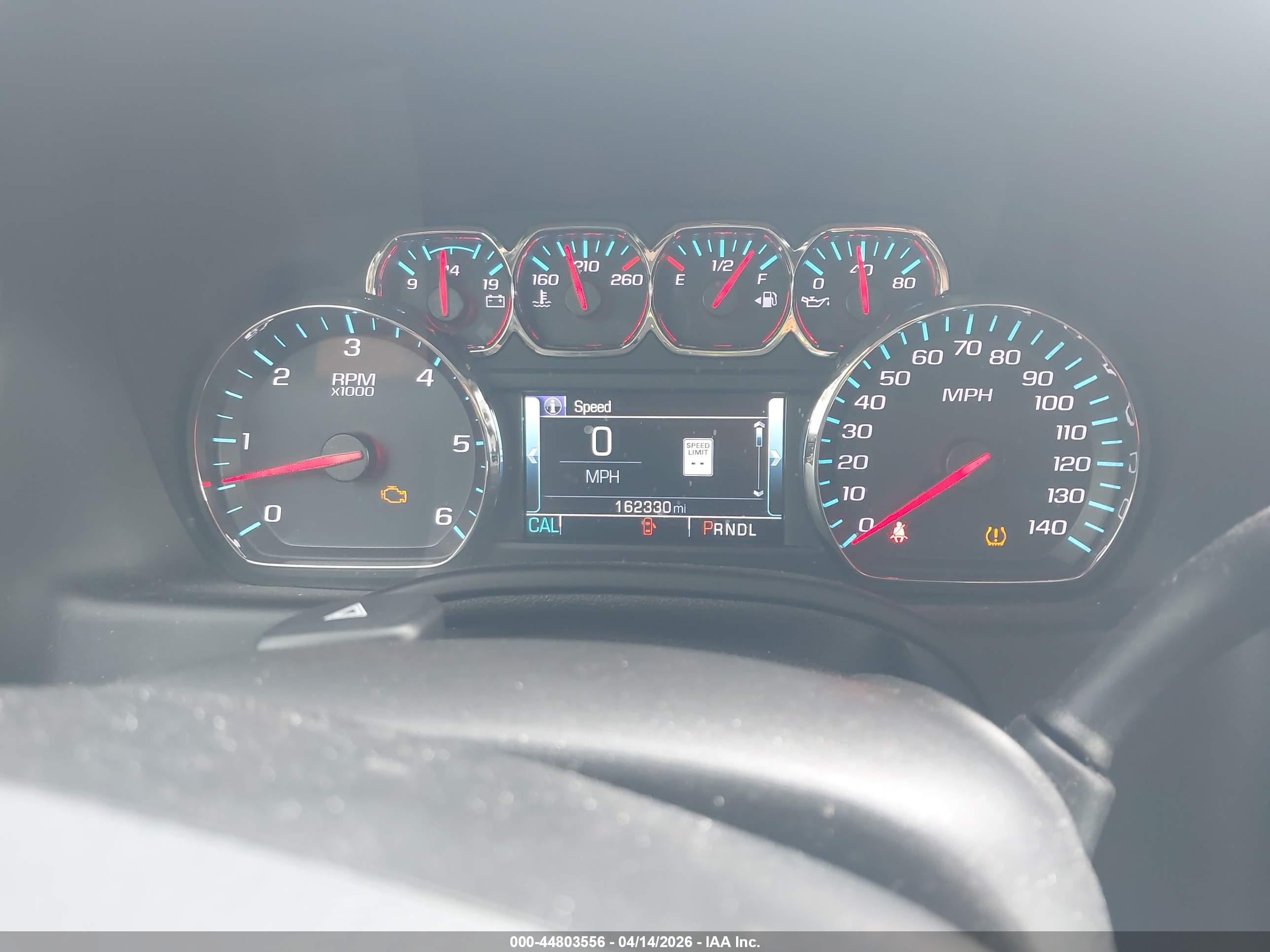 CHEVROLET SUBURBAN image 7