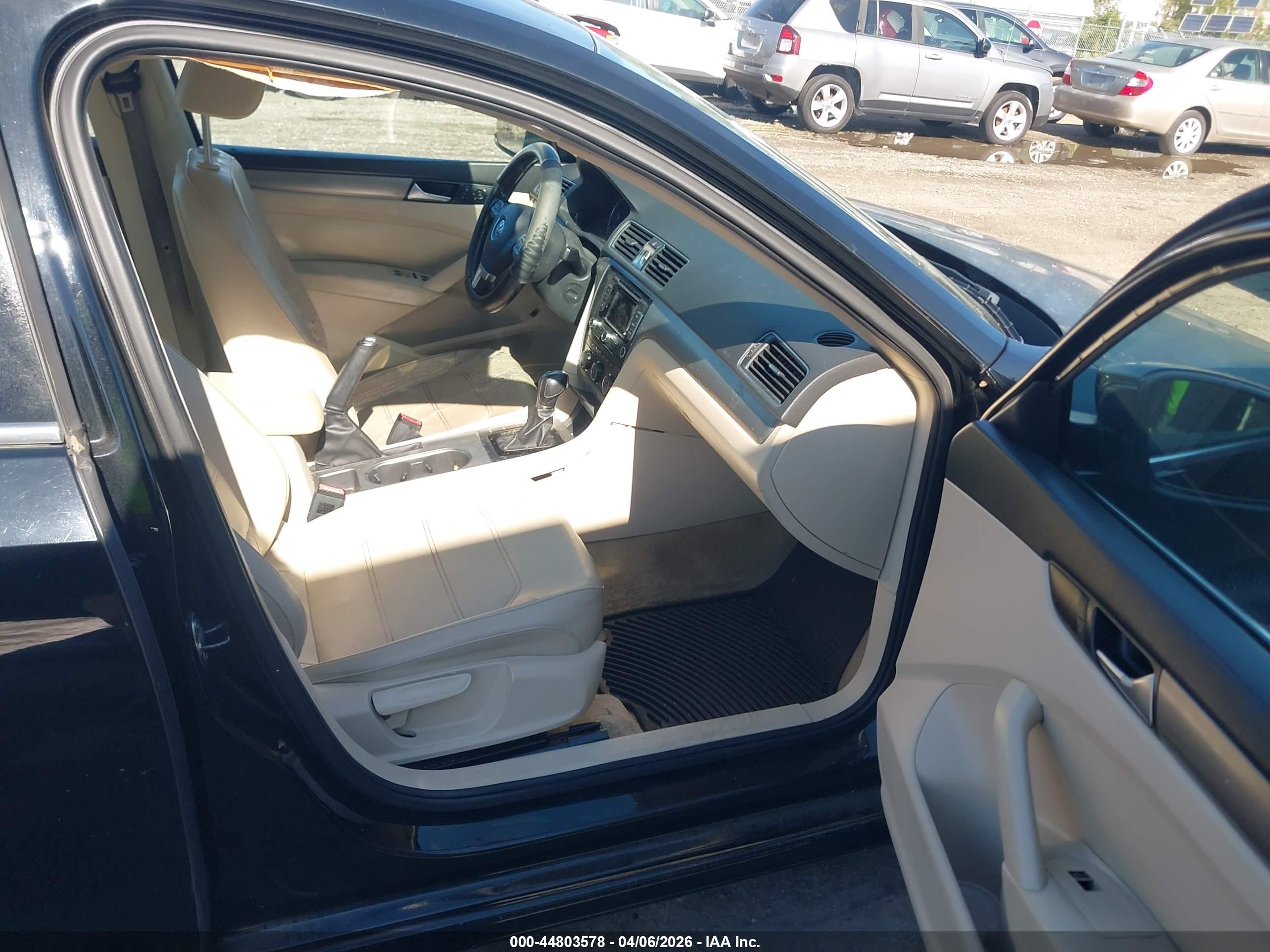 VOLKSWAGEN PASSAT image 5