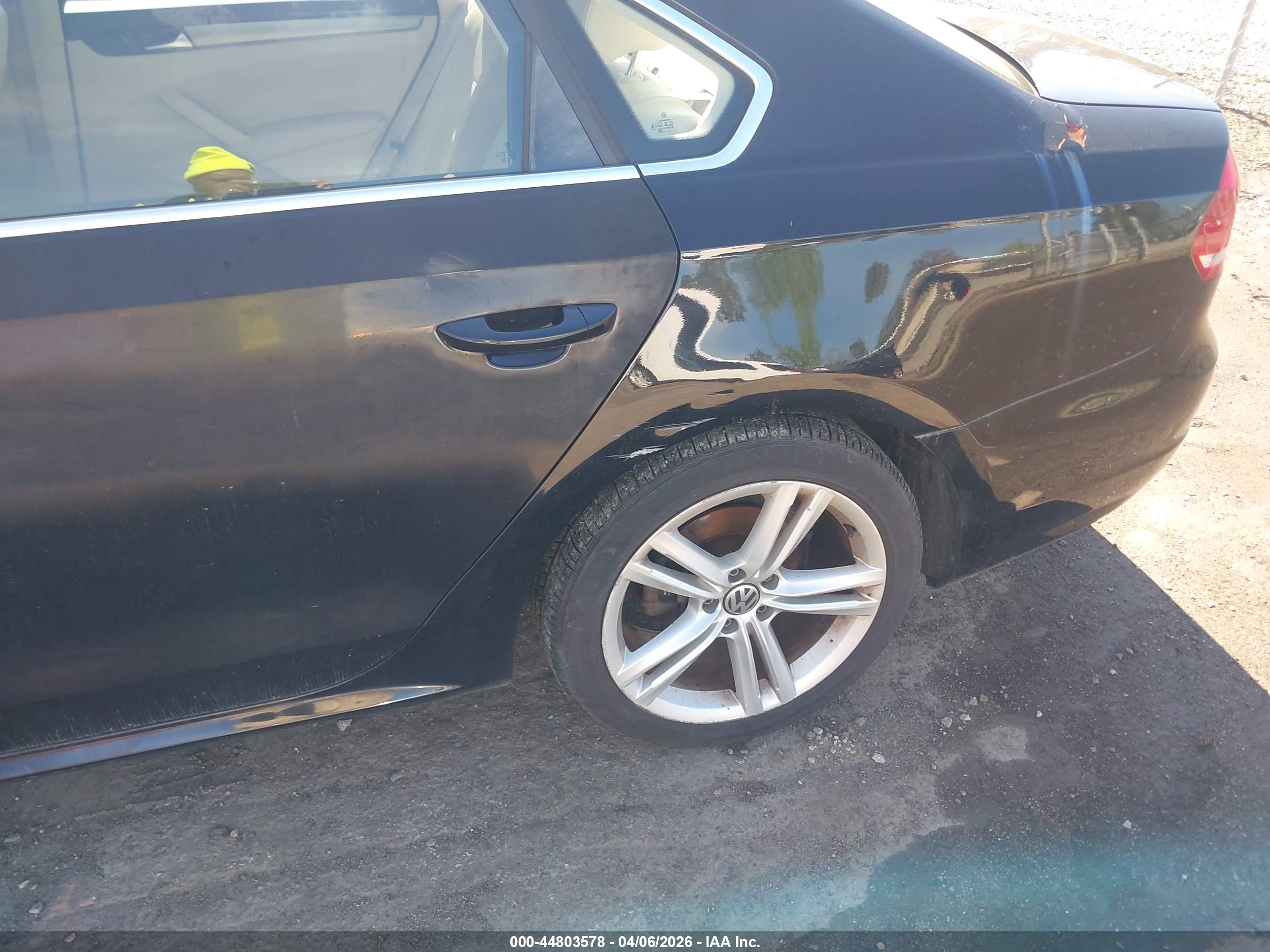 VOLKSWAGEN PASSAT image 6