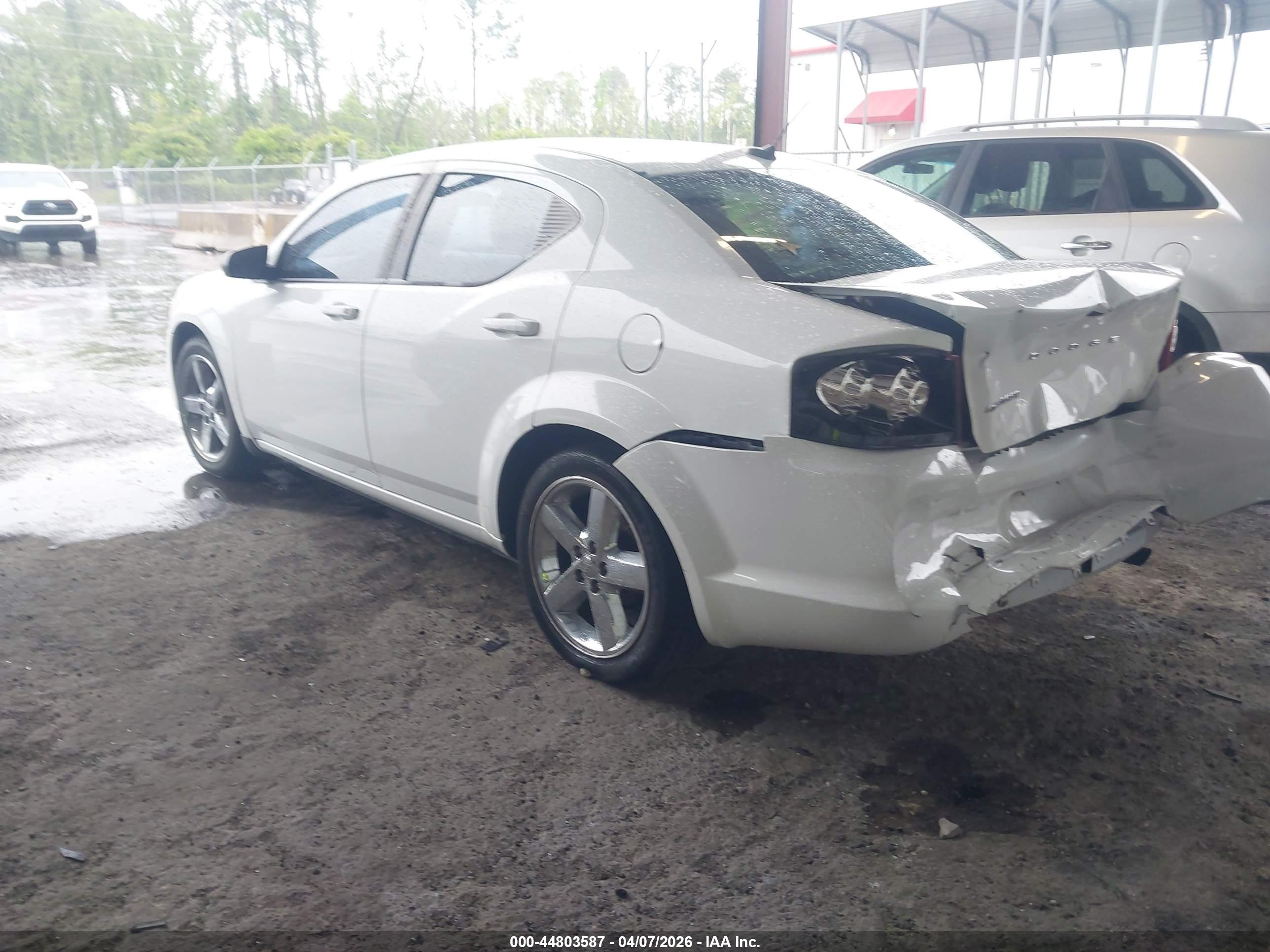 DODGE AVENGER image 3