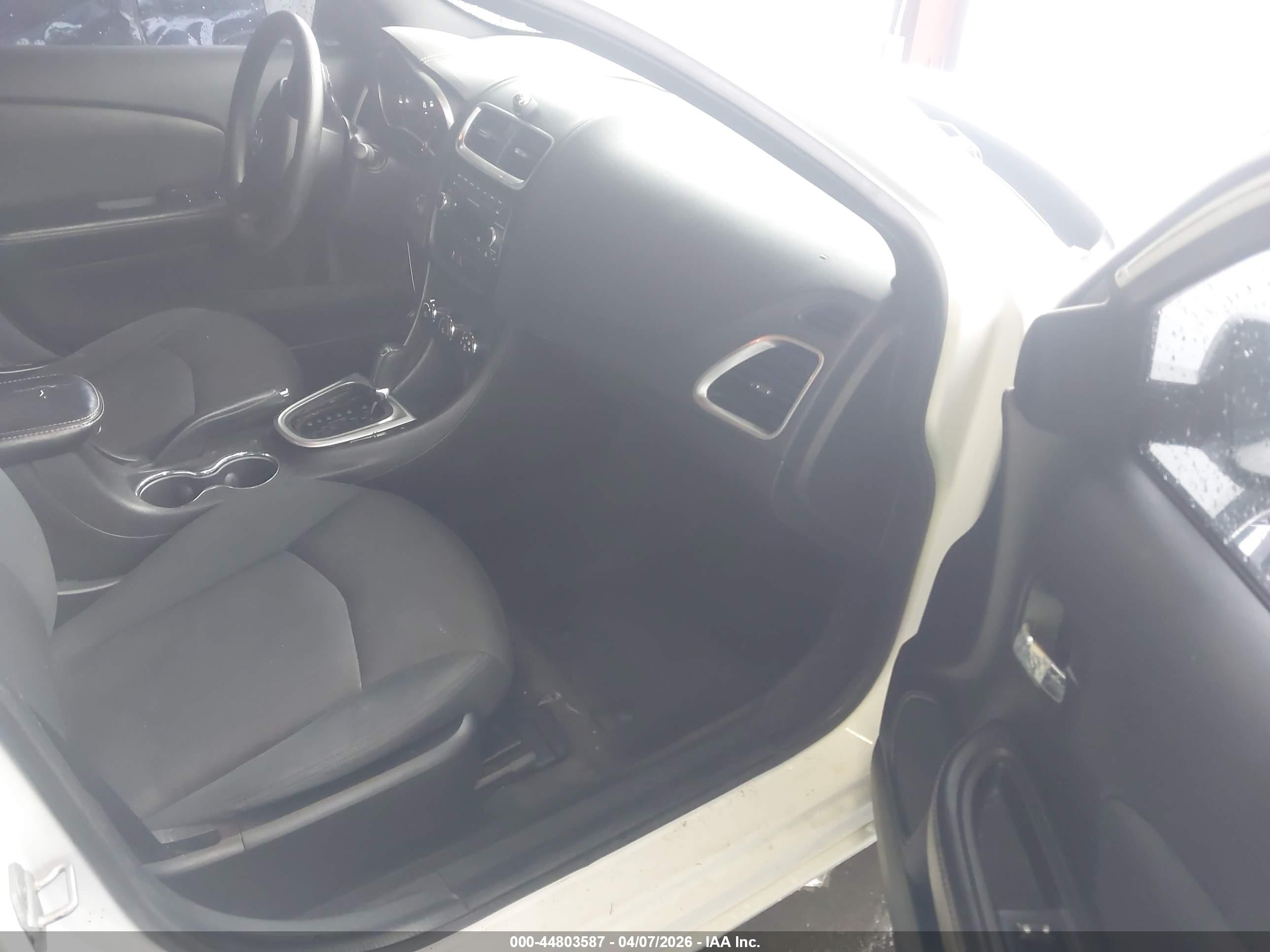 DODGE AVENGER image 5