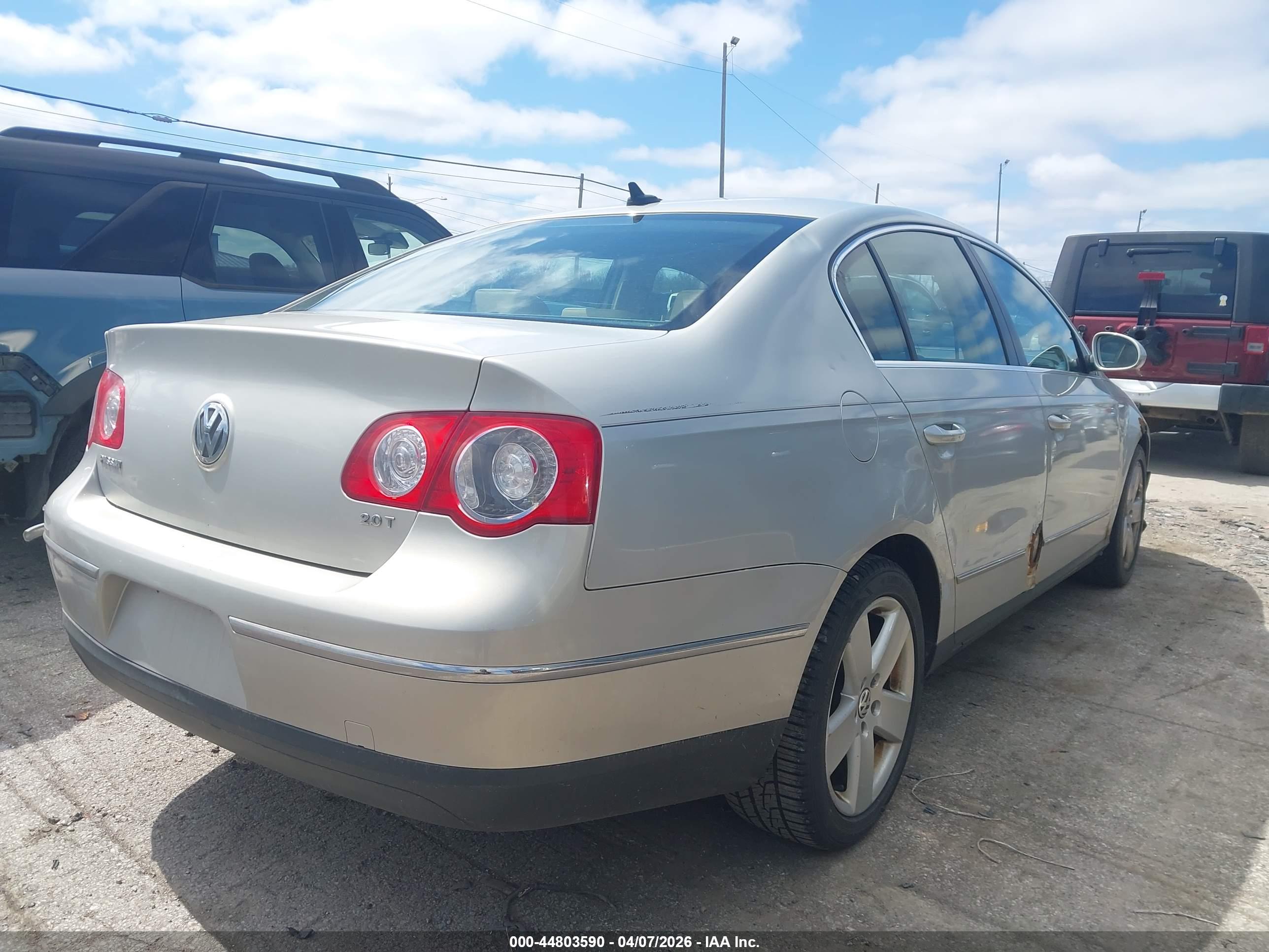 VOLKSWAGEN PASSAT image 4