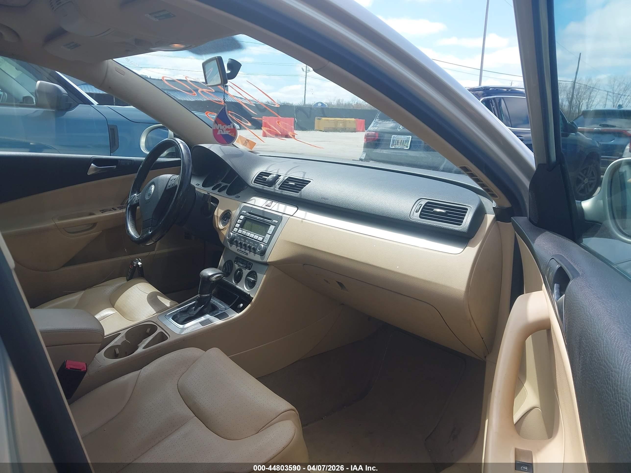 VOLKSWAGEN PASSAT image 5