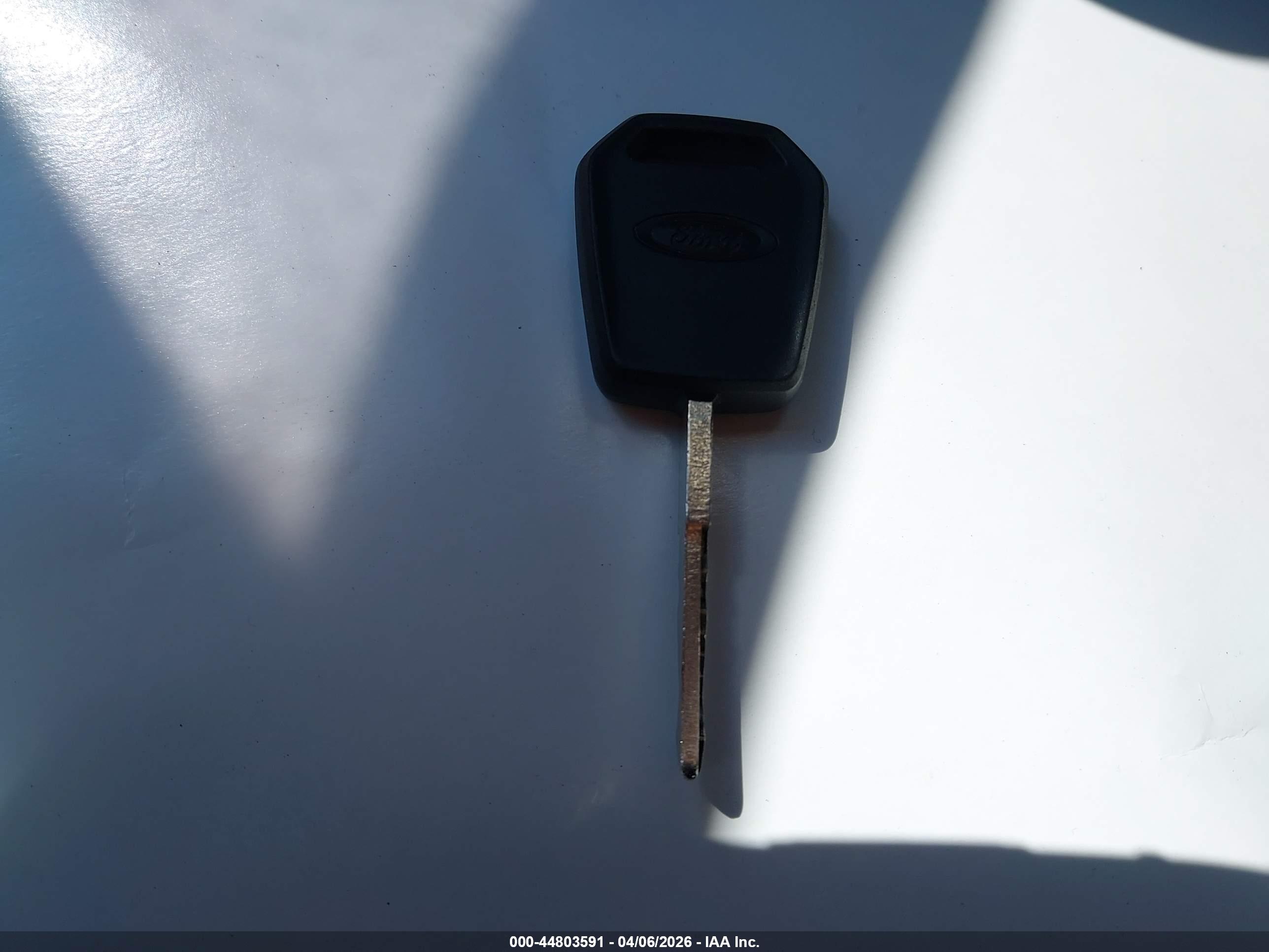 FORD FUSION image 11