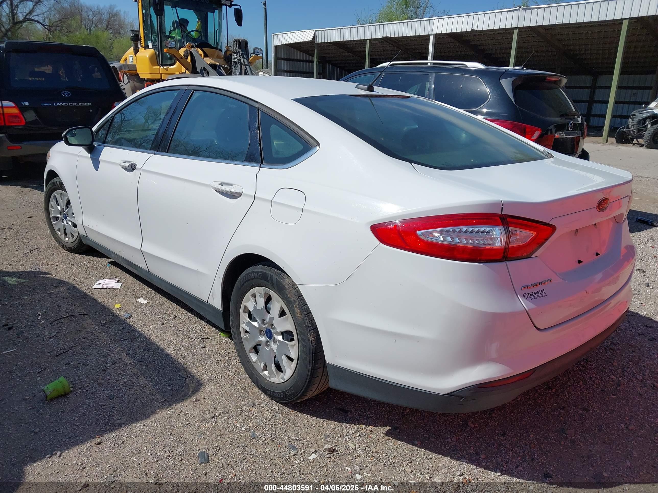 FORD FUSION image 3