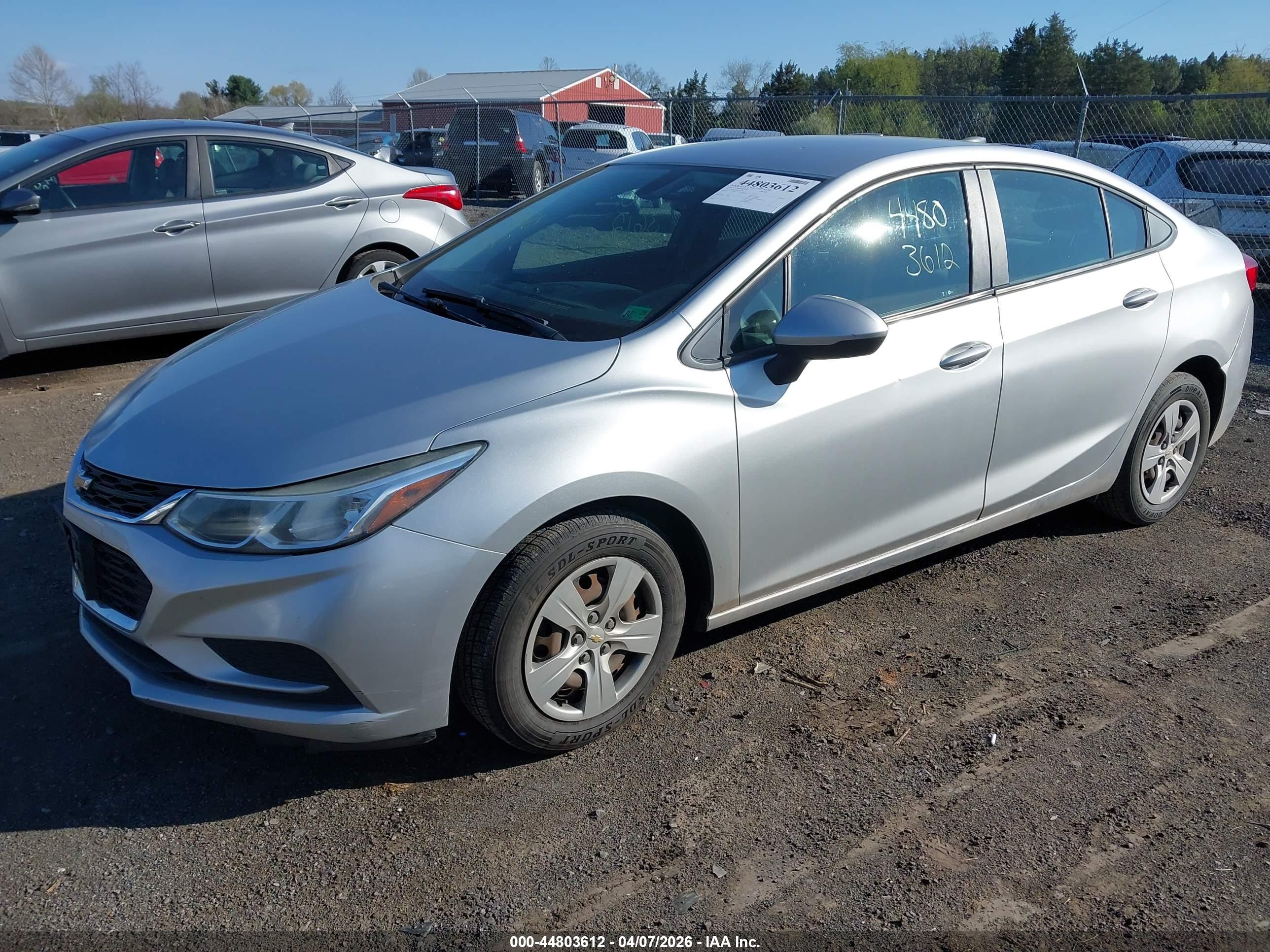 CHEVROLET CRUZE image 2