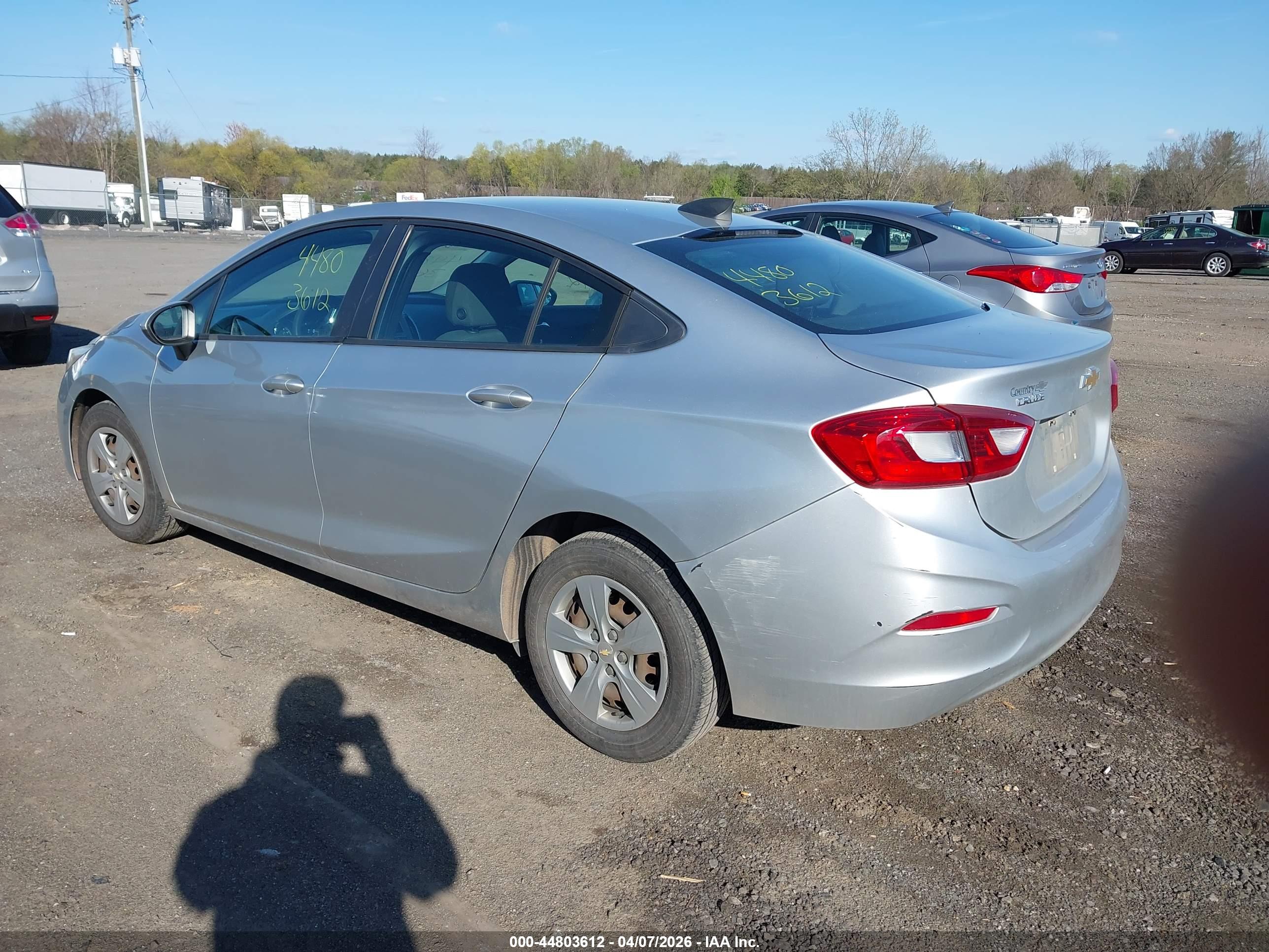 CHEVROLET CRUZE image 3
