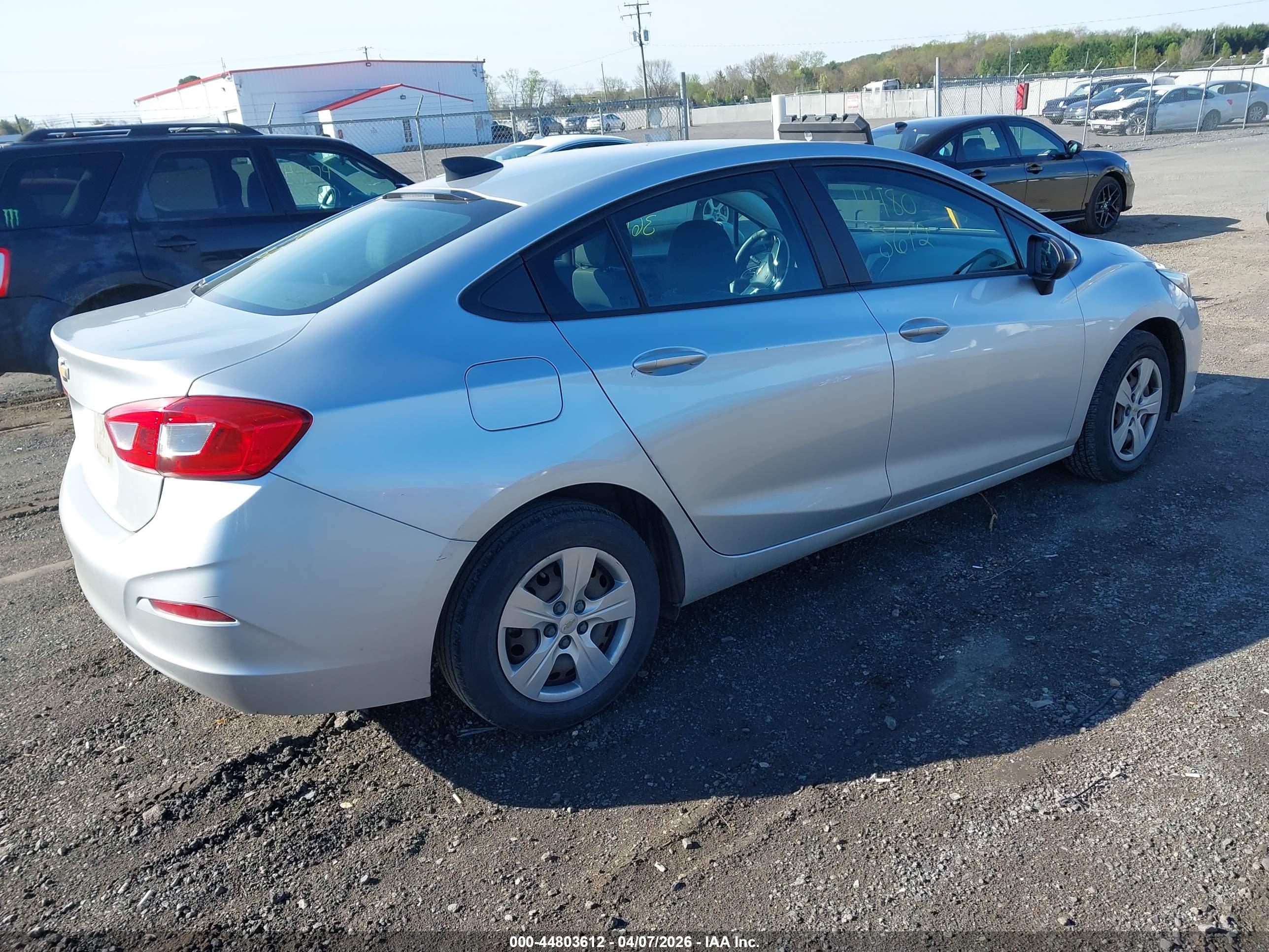 CHEVROLET CRUZE image 4