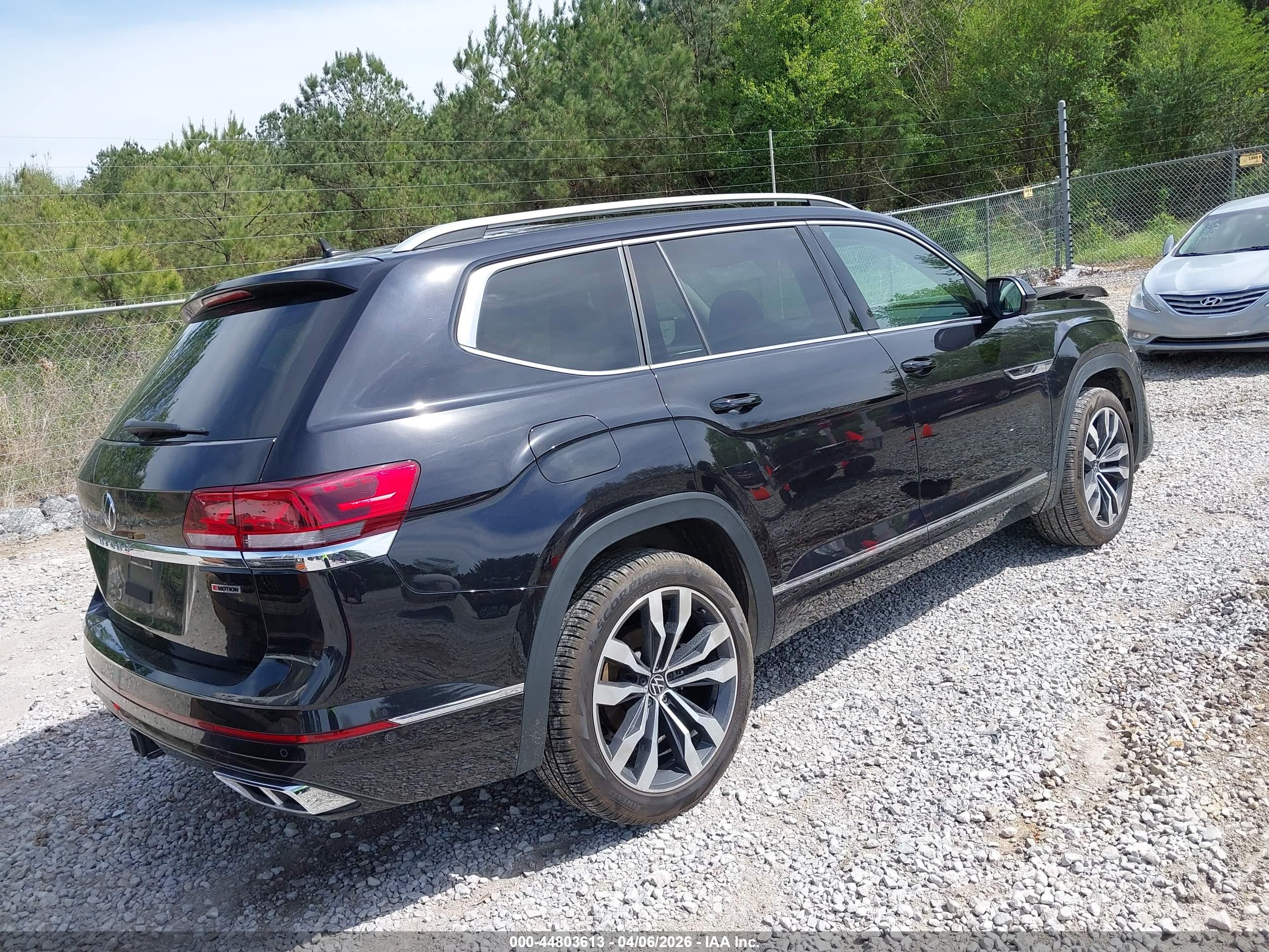 VOLKSWAGEN ATLAS image 4