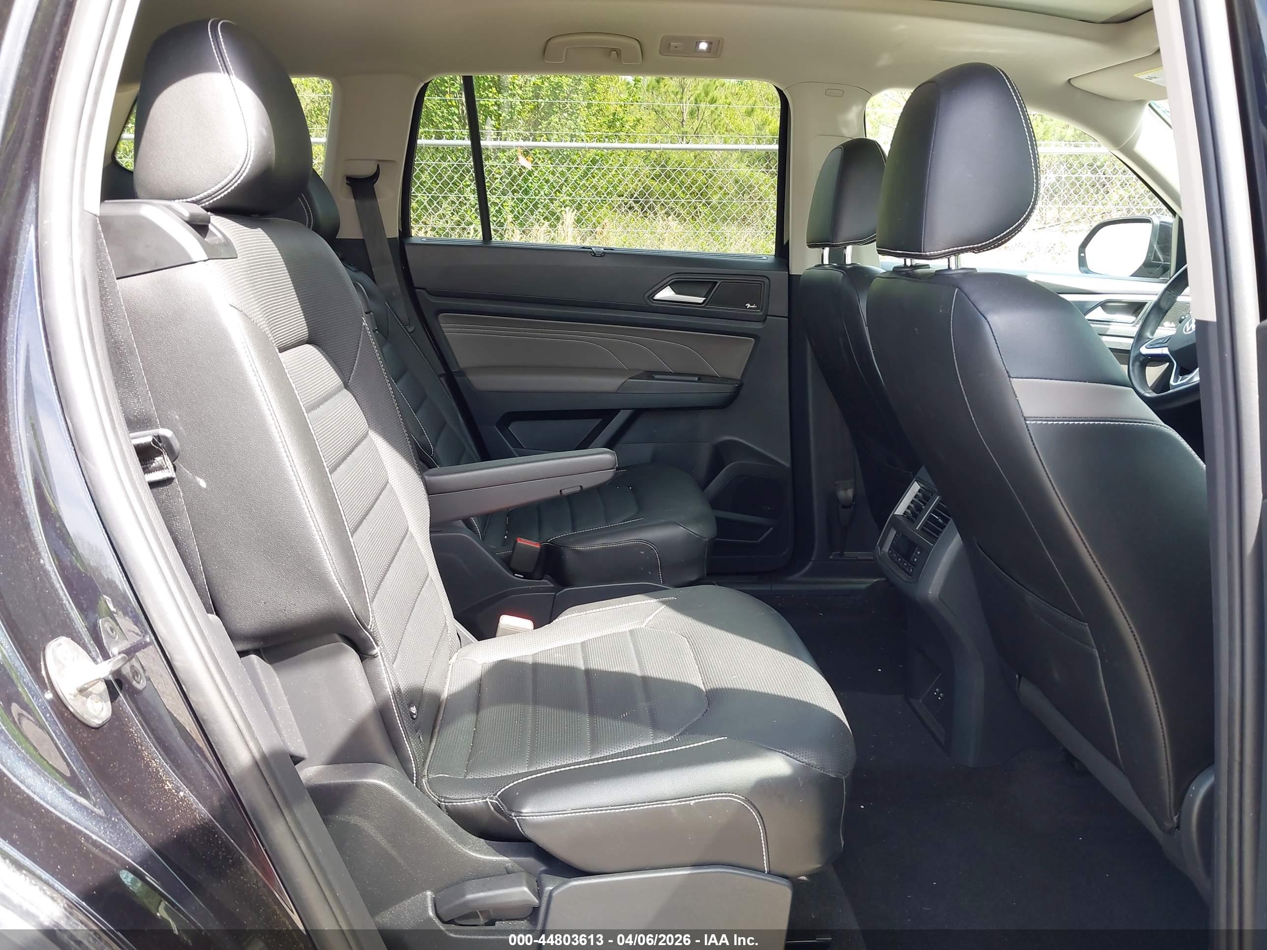 VOLKSWAGEN ATLAS image 8