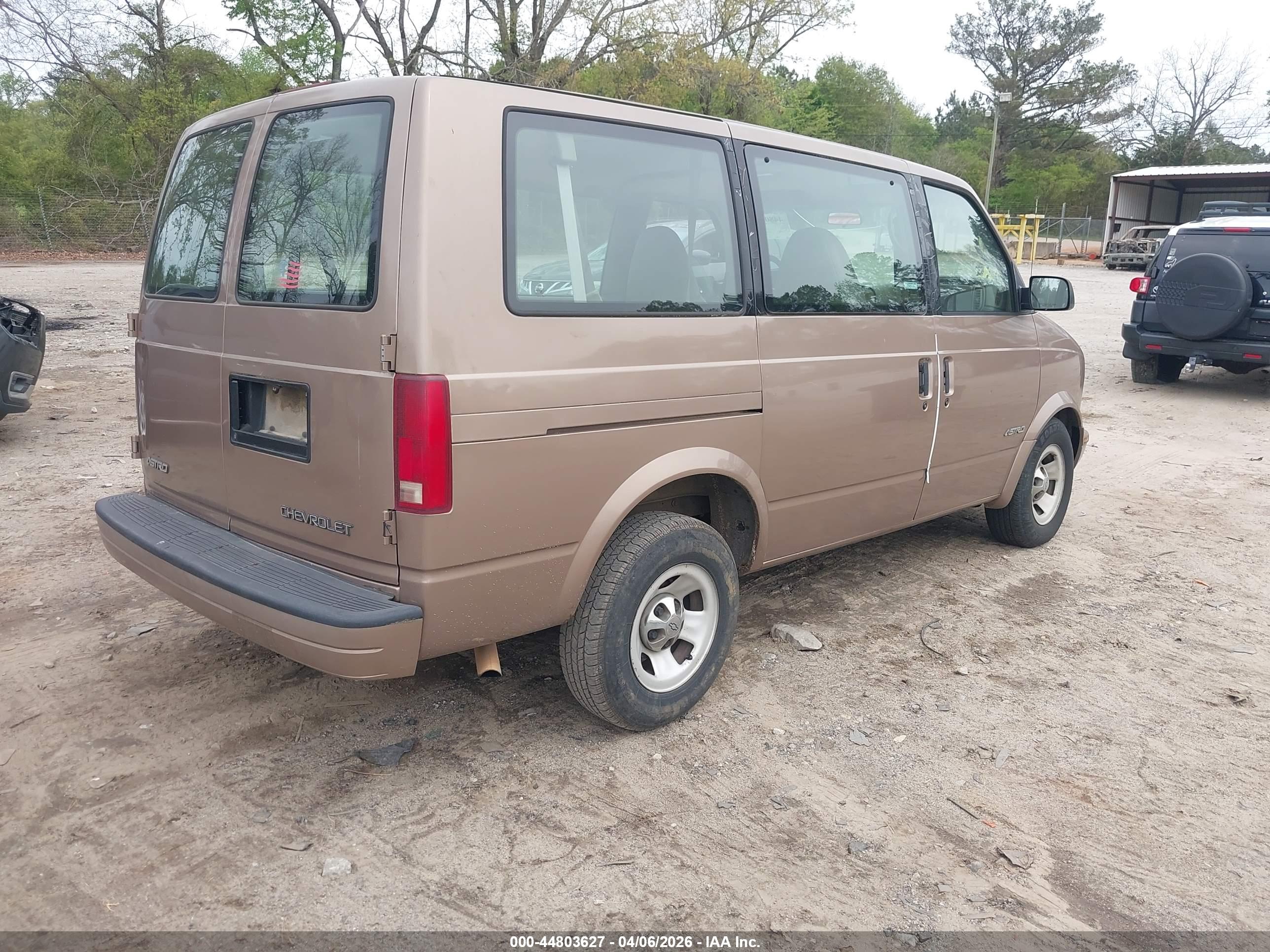 CHEVROLET ASTRO image 4