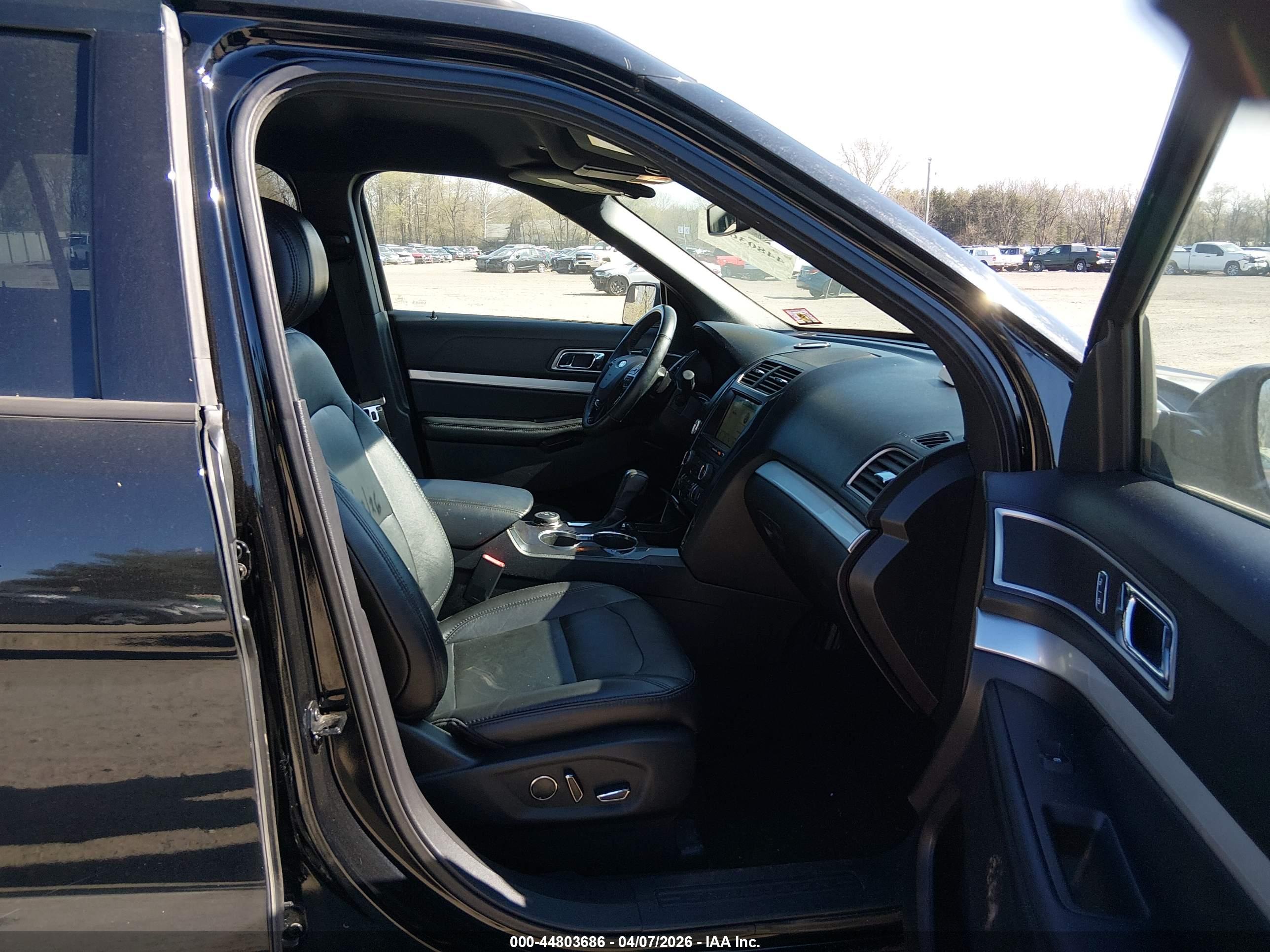 FORD EXPLORER image 5