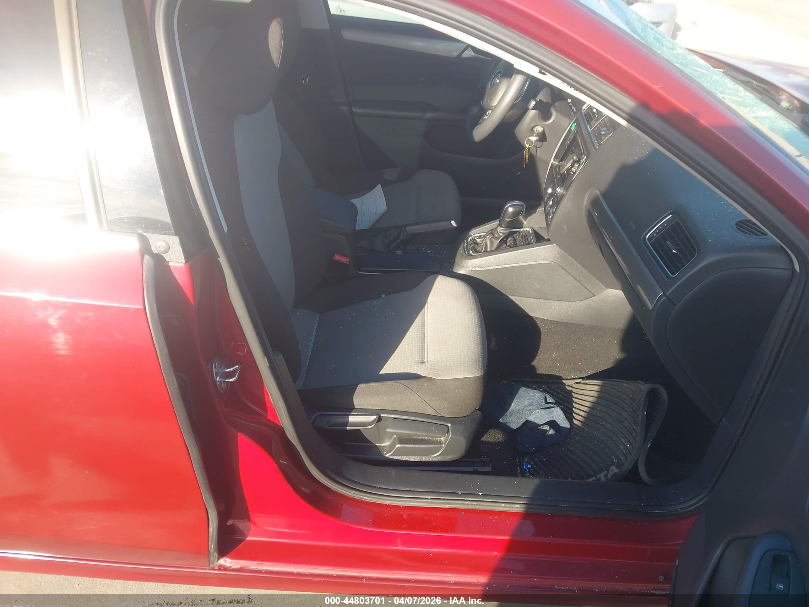 VOLKSWAGEN JETTA image 5