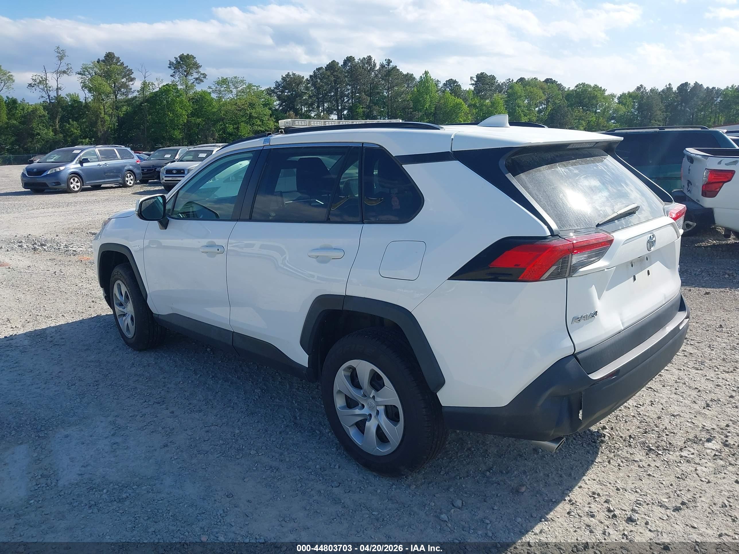 TOYOTA RAV4 image 3