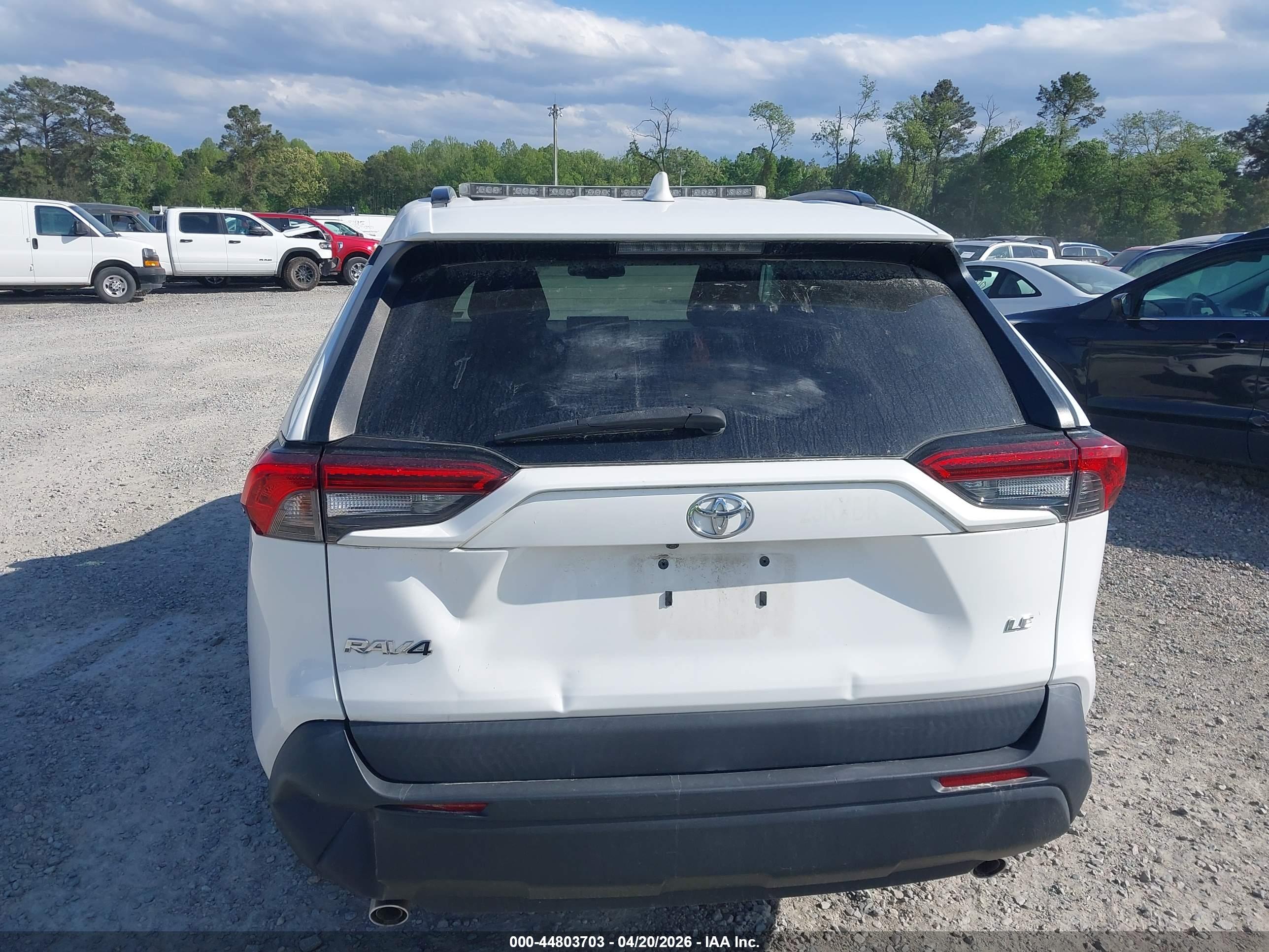 TOYOTA RAV4 image 6