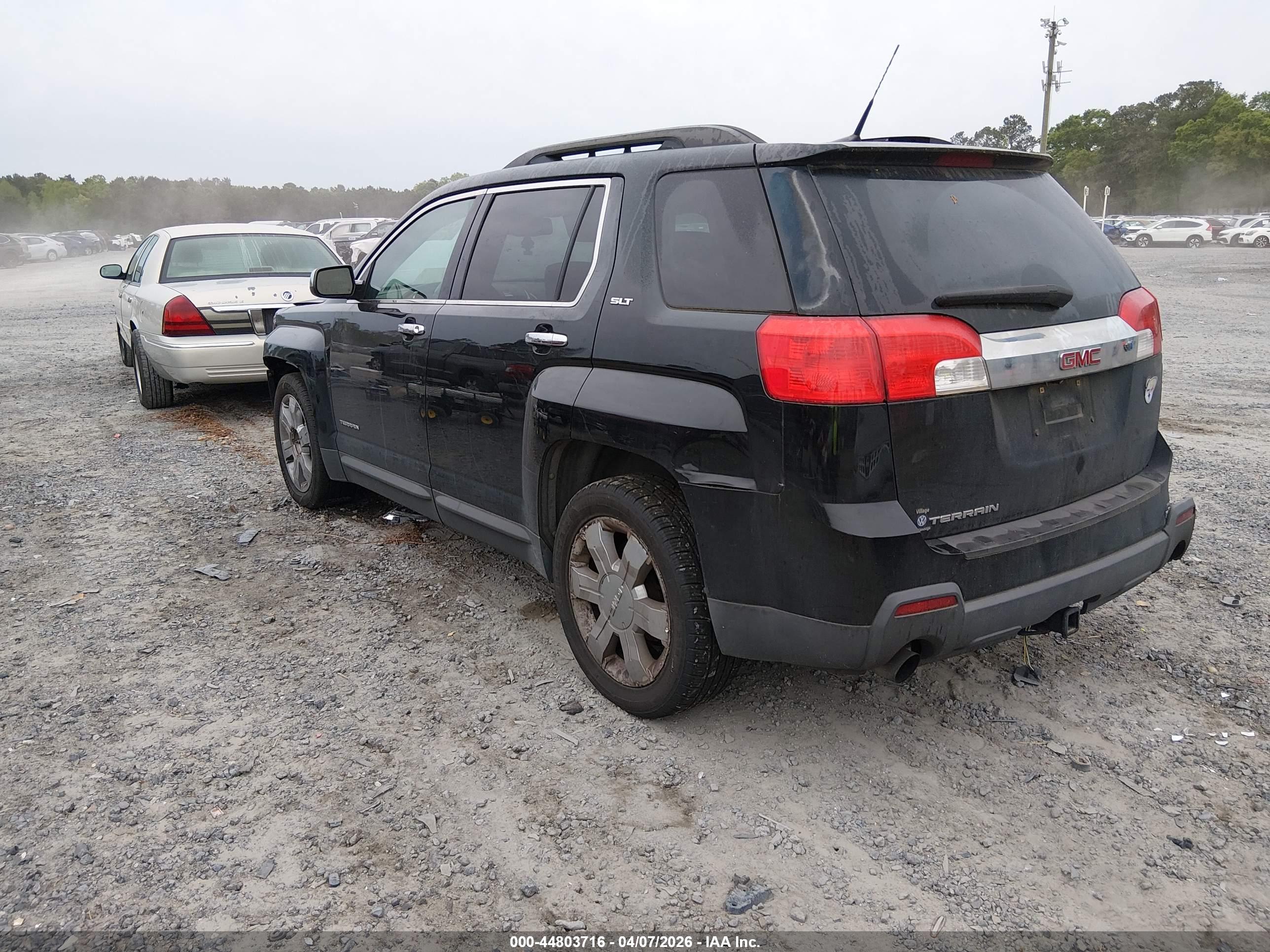 GMC TERRAIN image 3