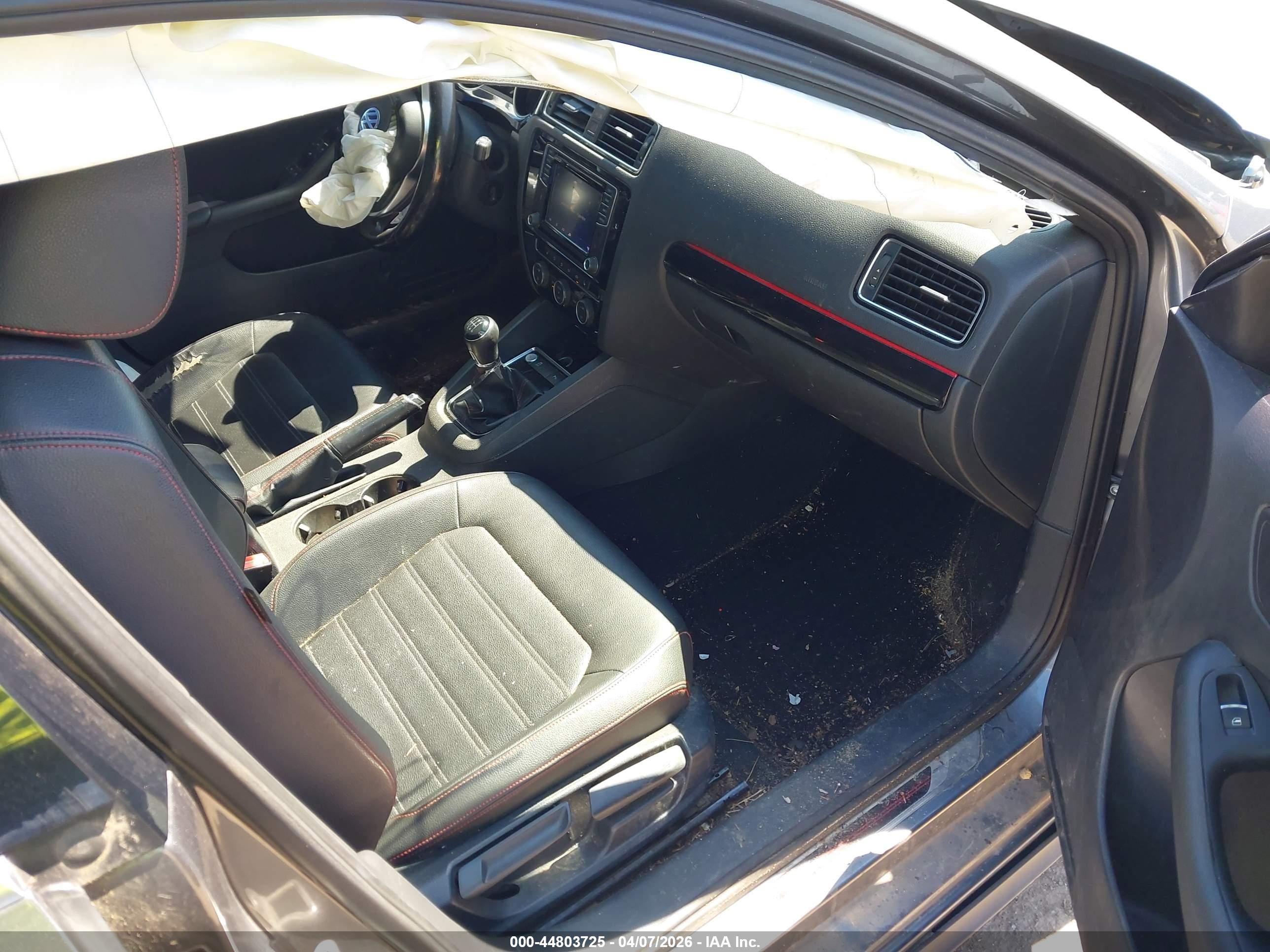 VOLKSWAGEN JETTA image 5