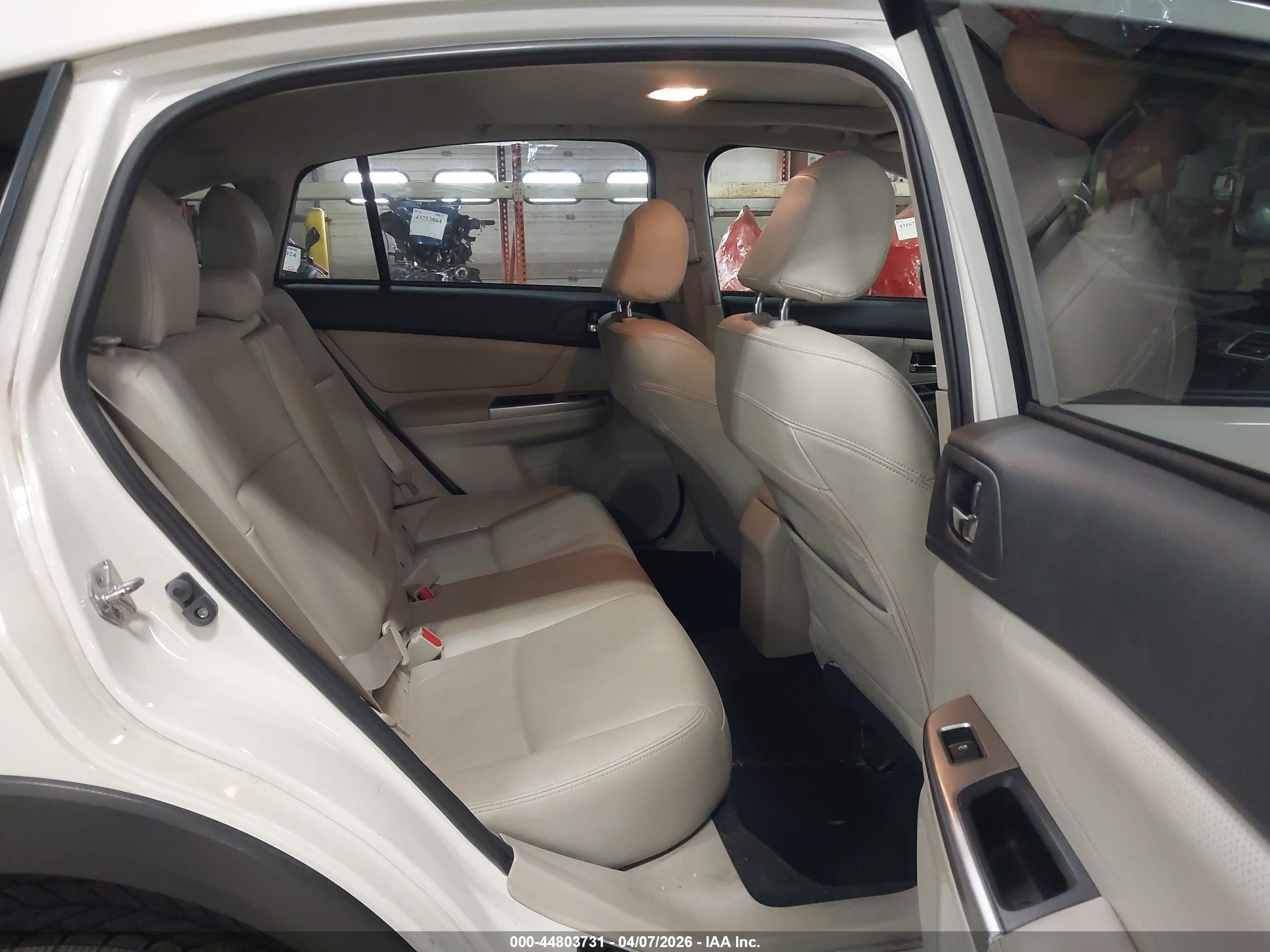 SUBARU XV image 8