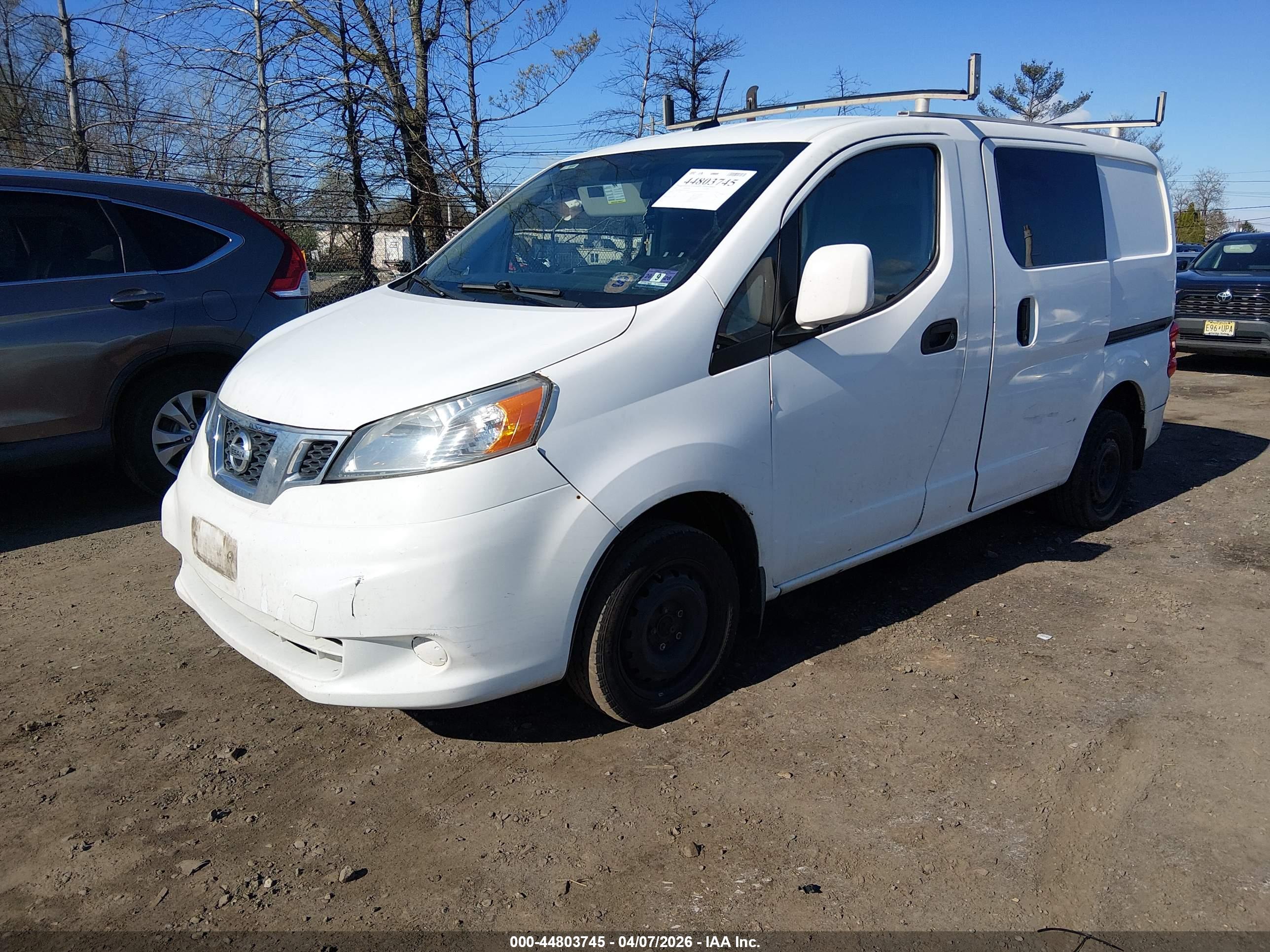 NISSAN NV200 image 2