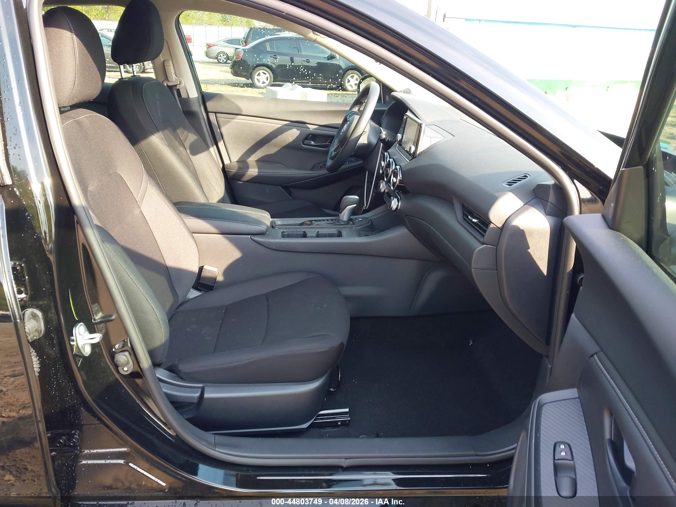 NISSAN SENTRA image 5