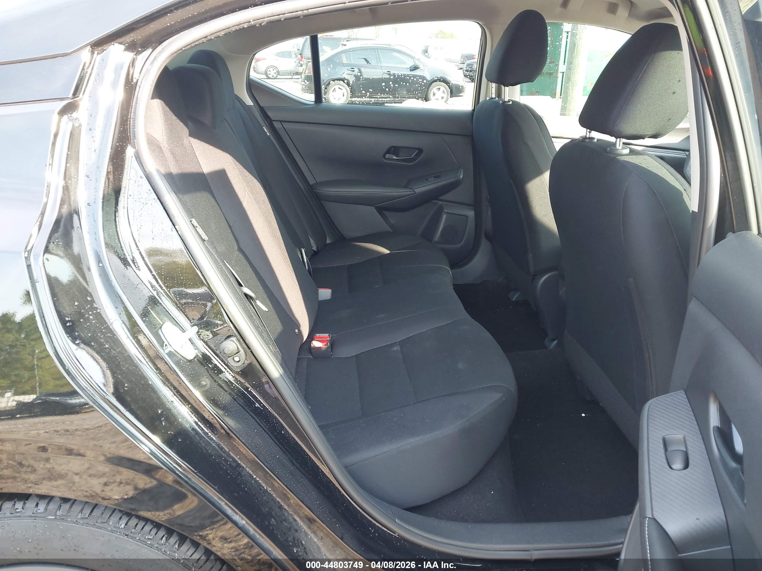 NISSAN SENTRA image 8