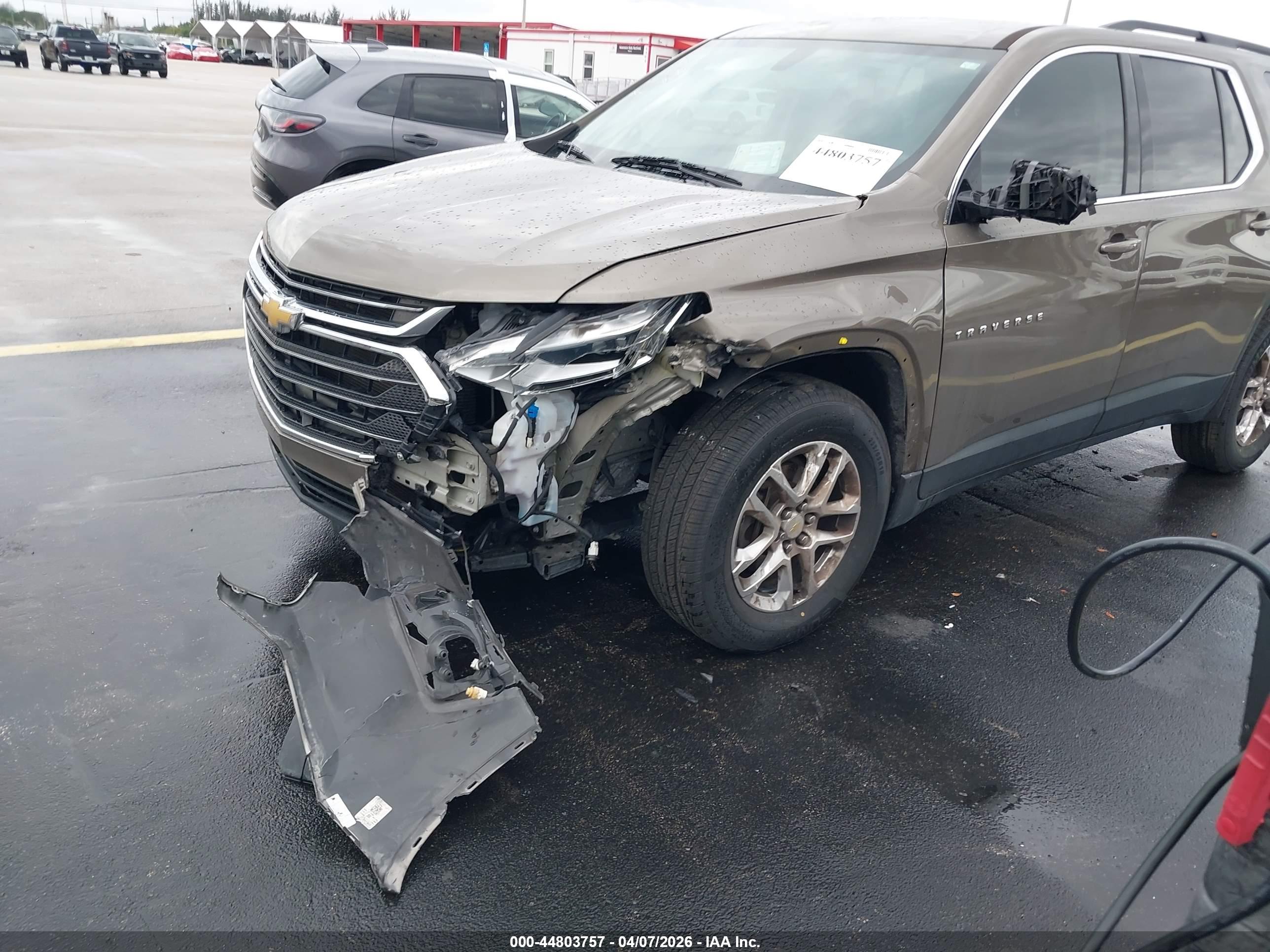 CHEVROLET TRAVERSE image 6