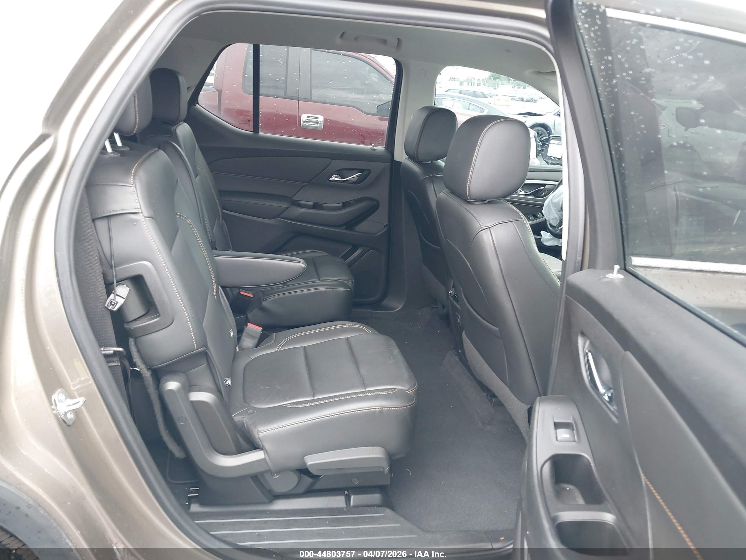 CHEVROLET TRAVERSE image 8