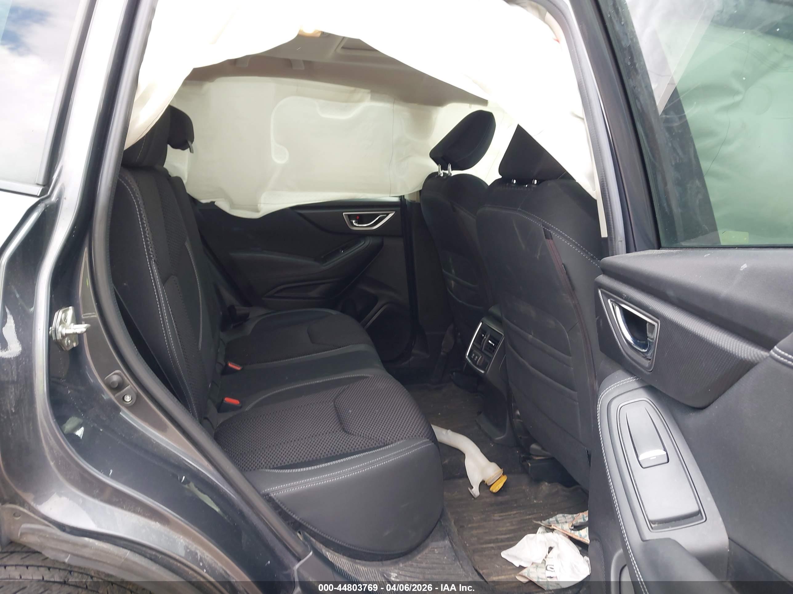 SUBARU FORESTER image 8