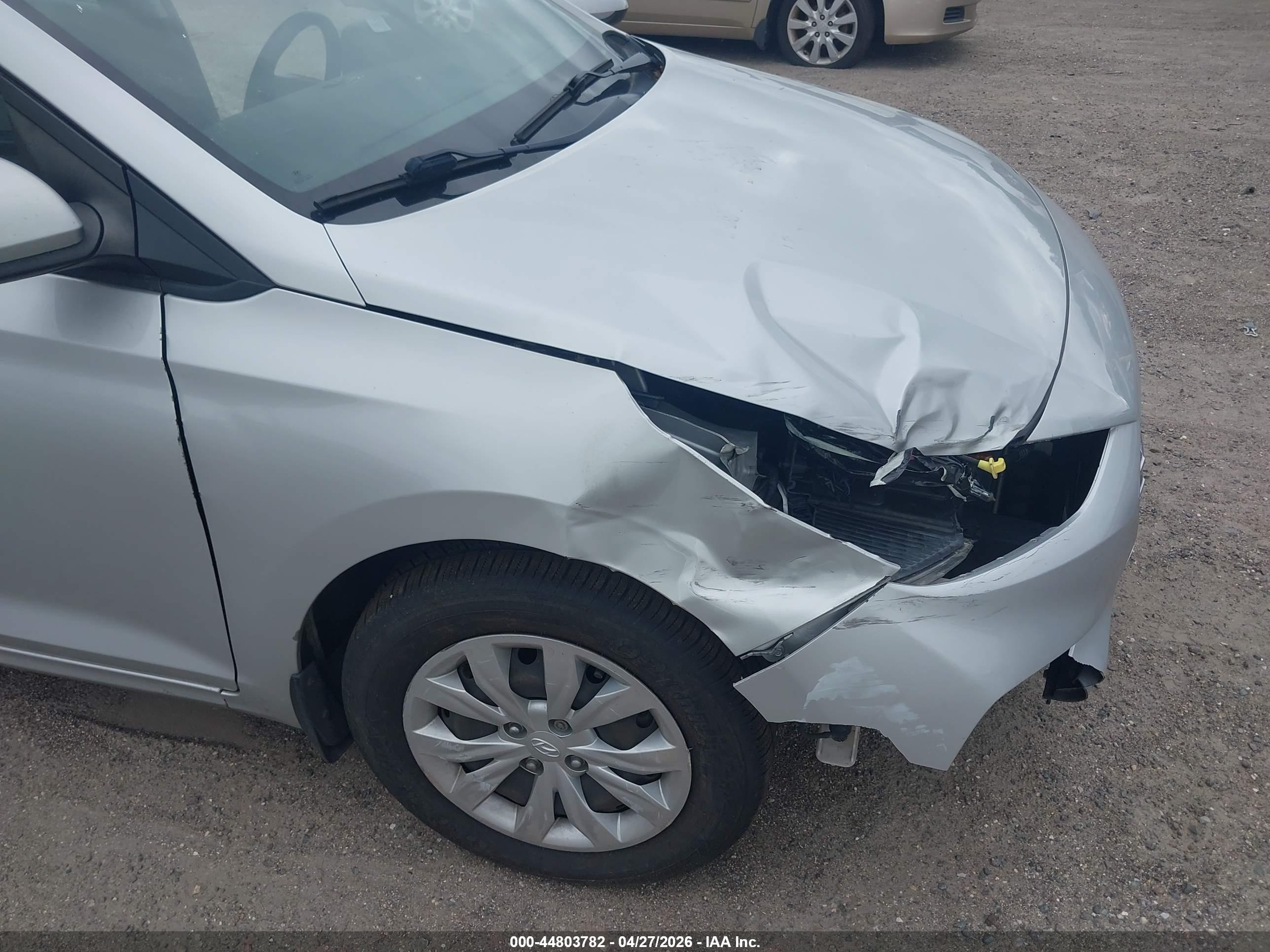 HYUNDAI ACCENT image 6