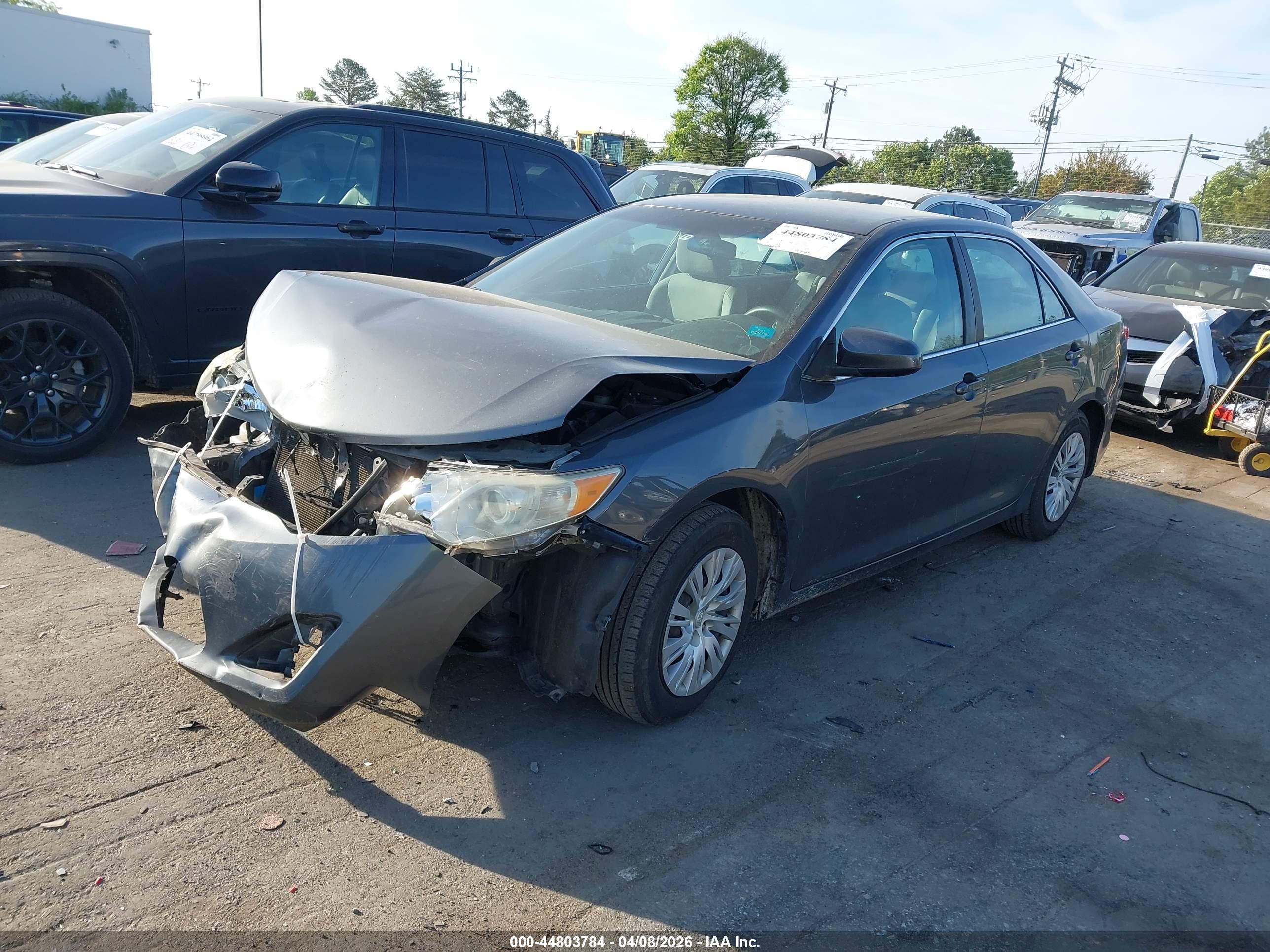 TOYOTA CAMRY image 2