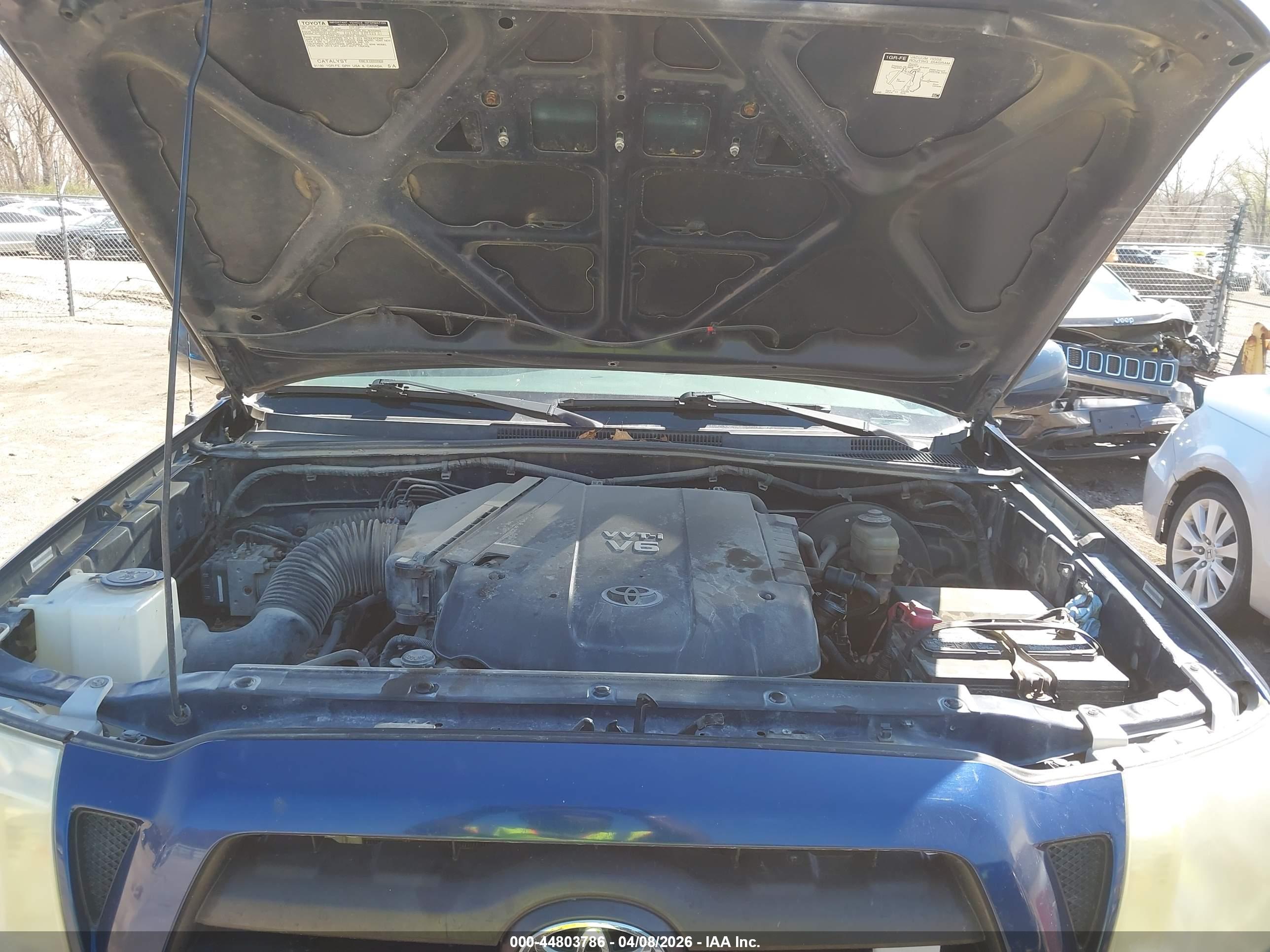 TOYOTA TACOMA image 10