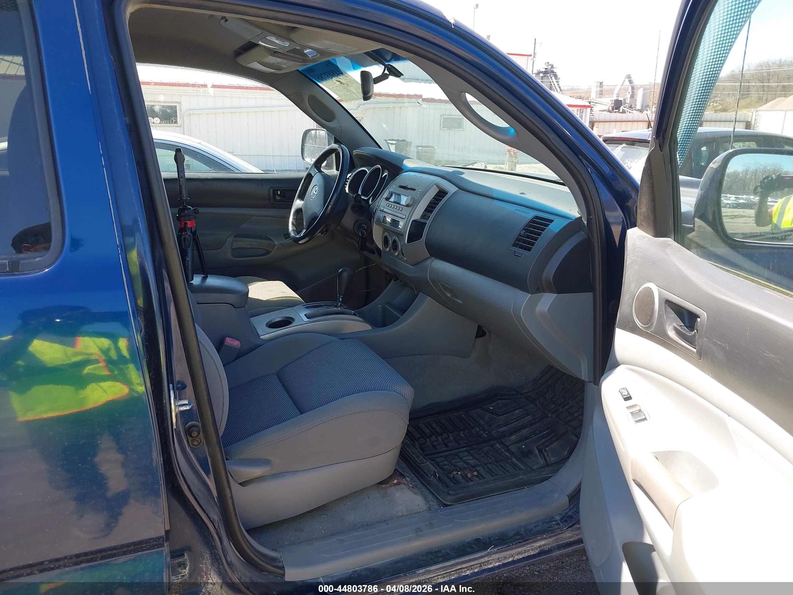 TOYOTA TACOMA image 5