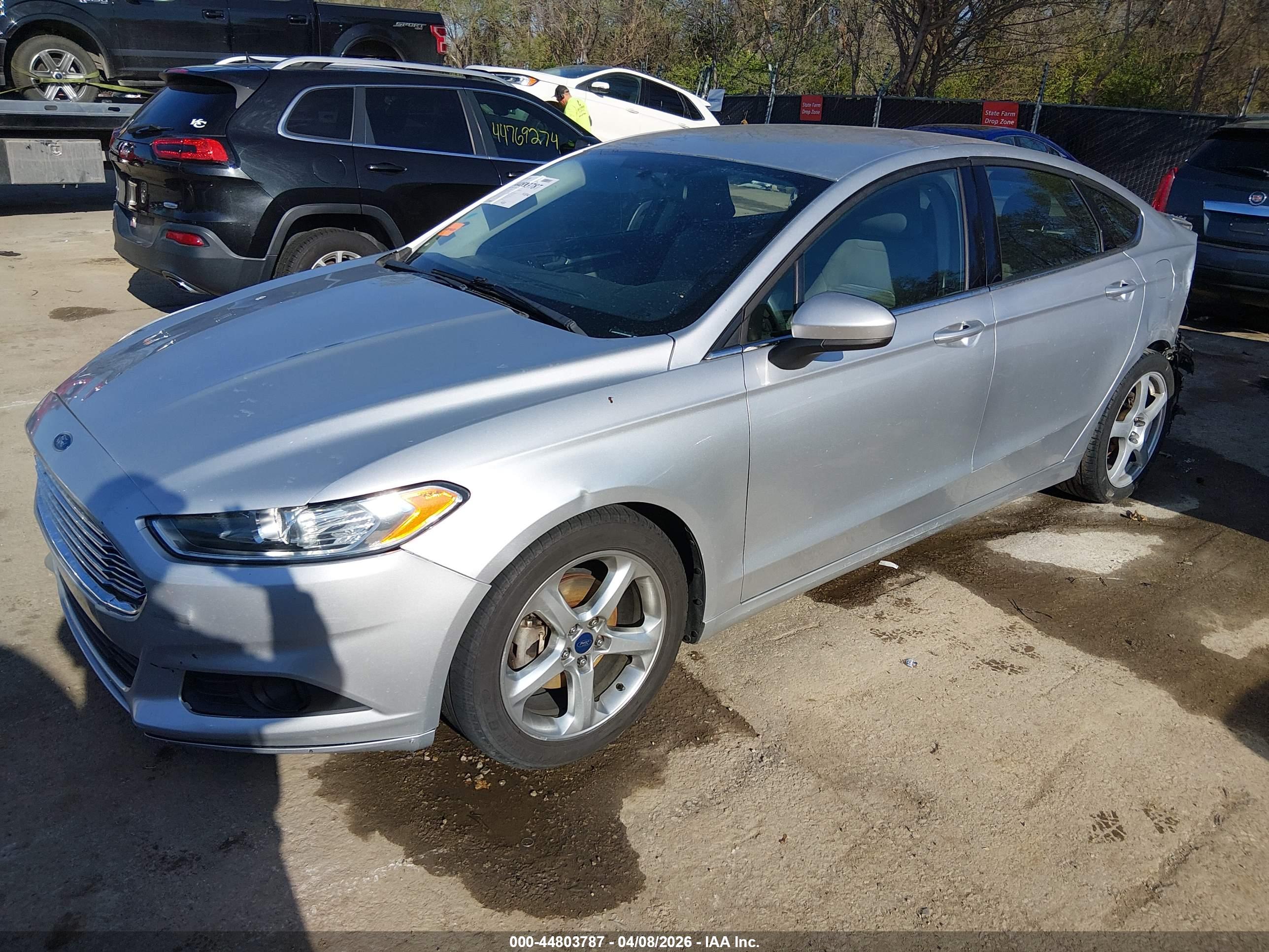 FORD FUSION image 2
