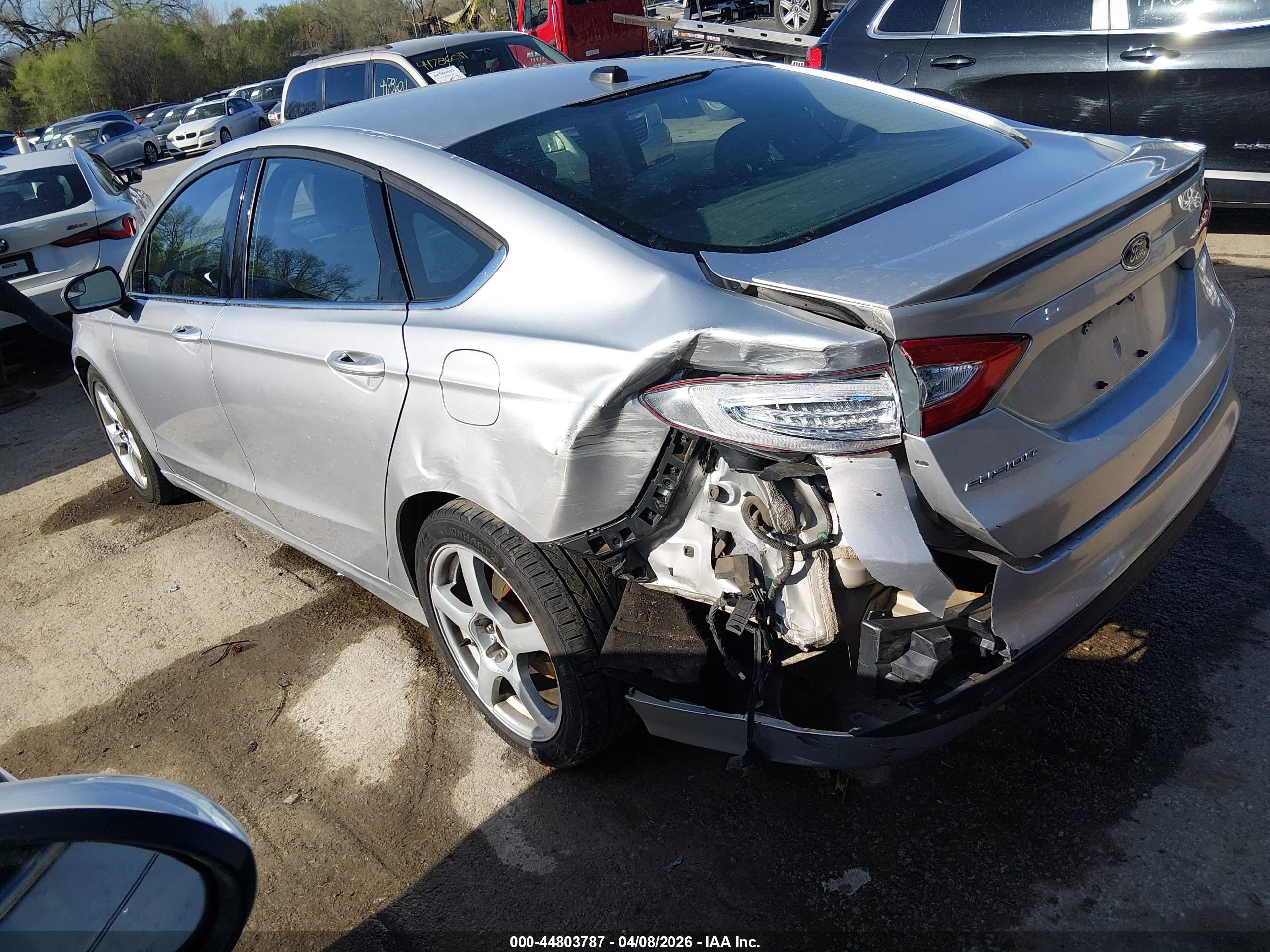FORD FUSION image 3