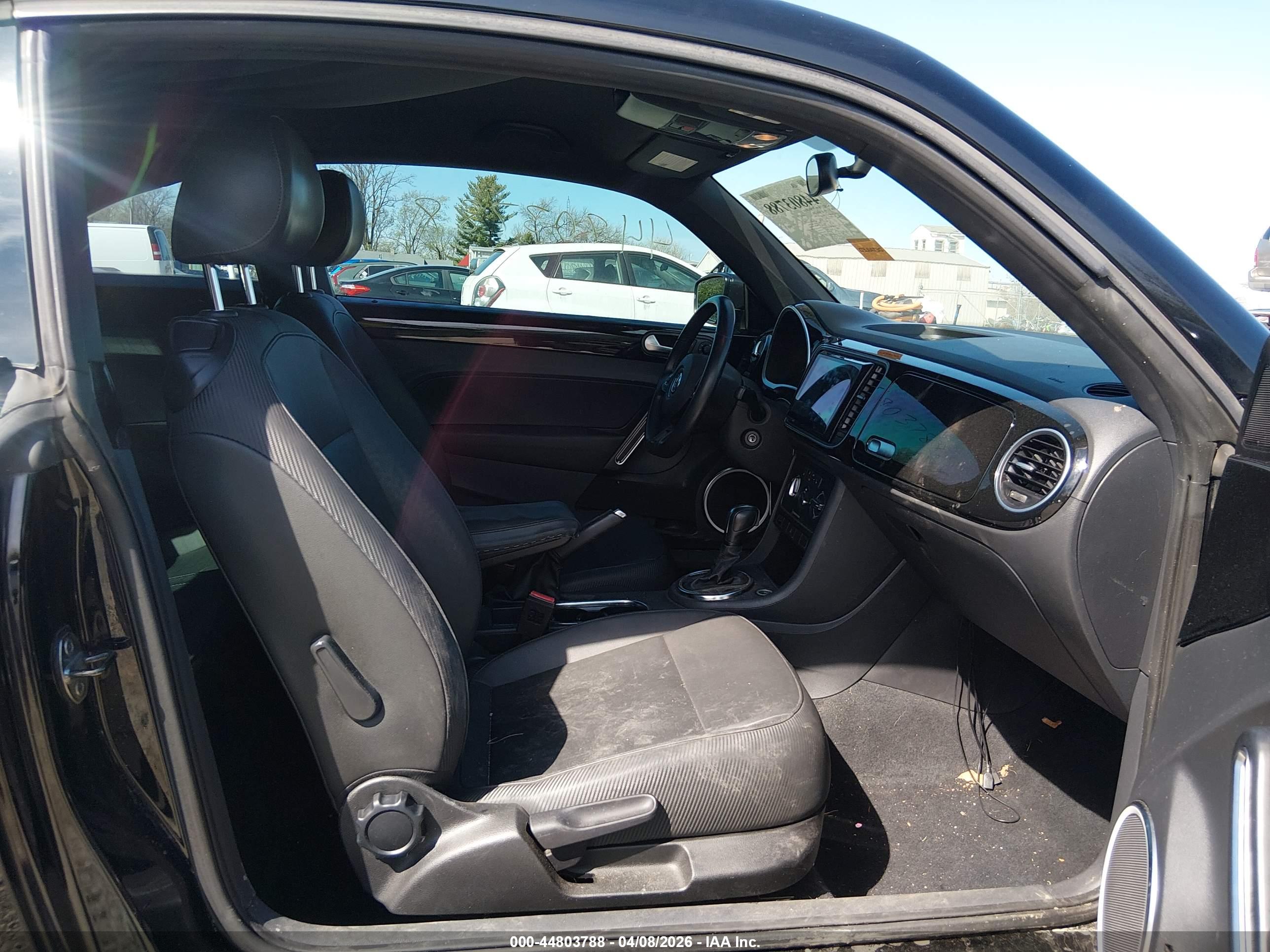 VOLKSWAGEN BEETLE image 5