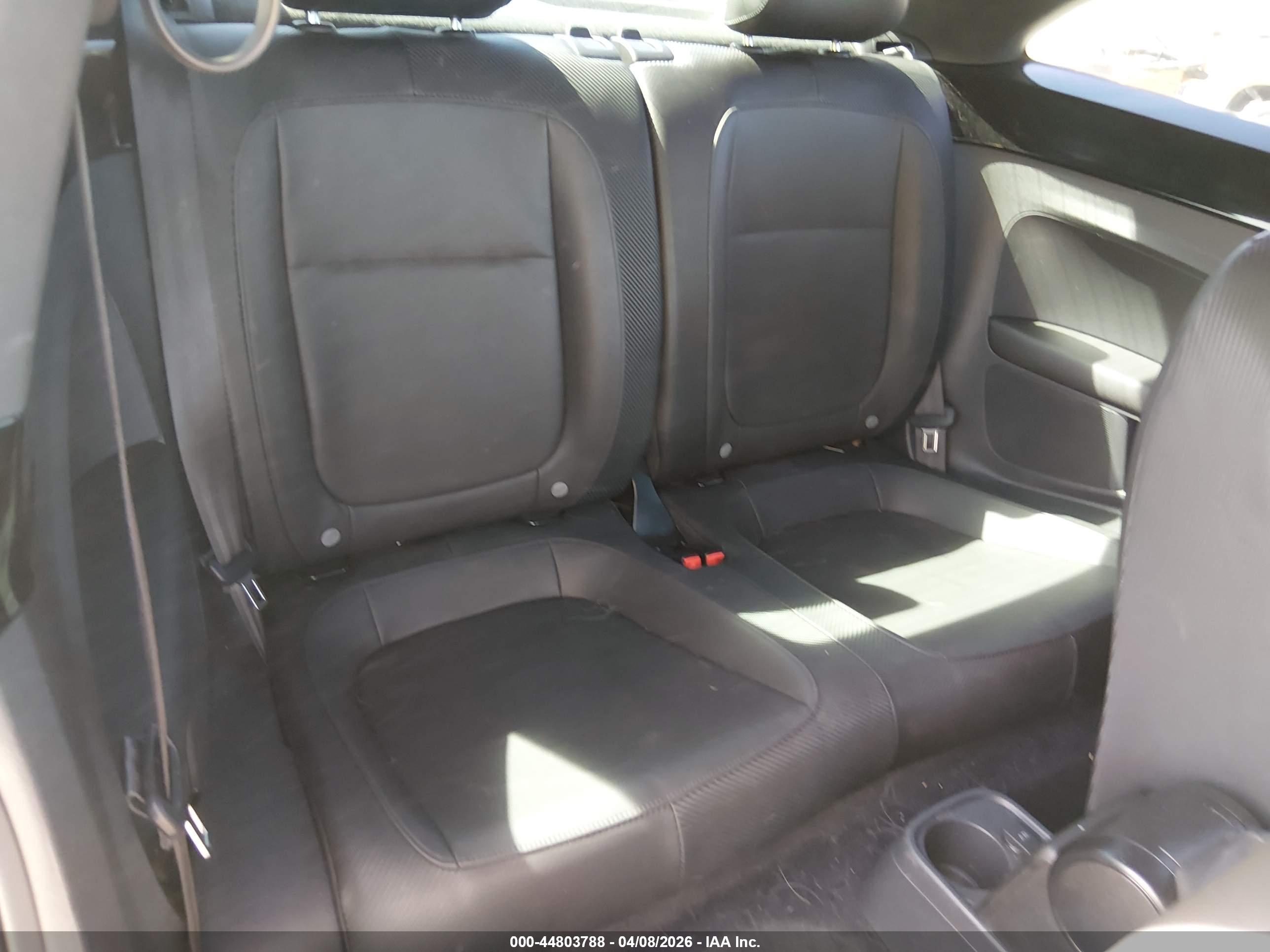 VOLKSWAGEN BEETLE image 8