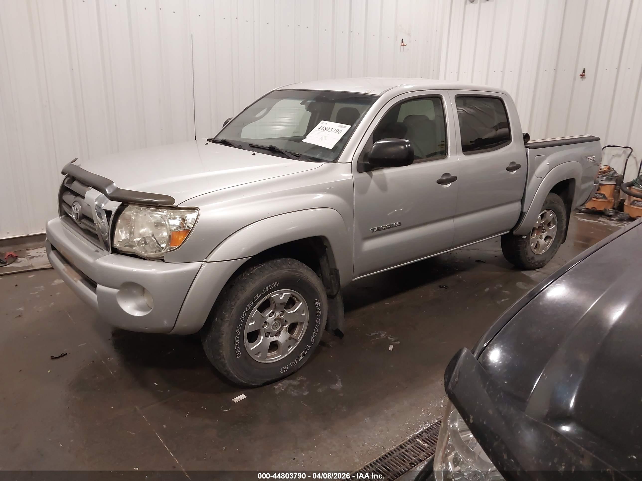 TOYOTA TACOMA image 2