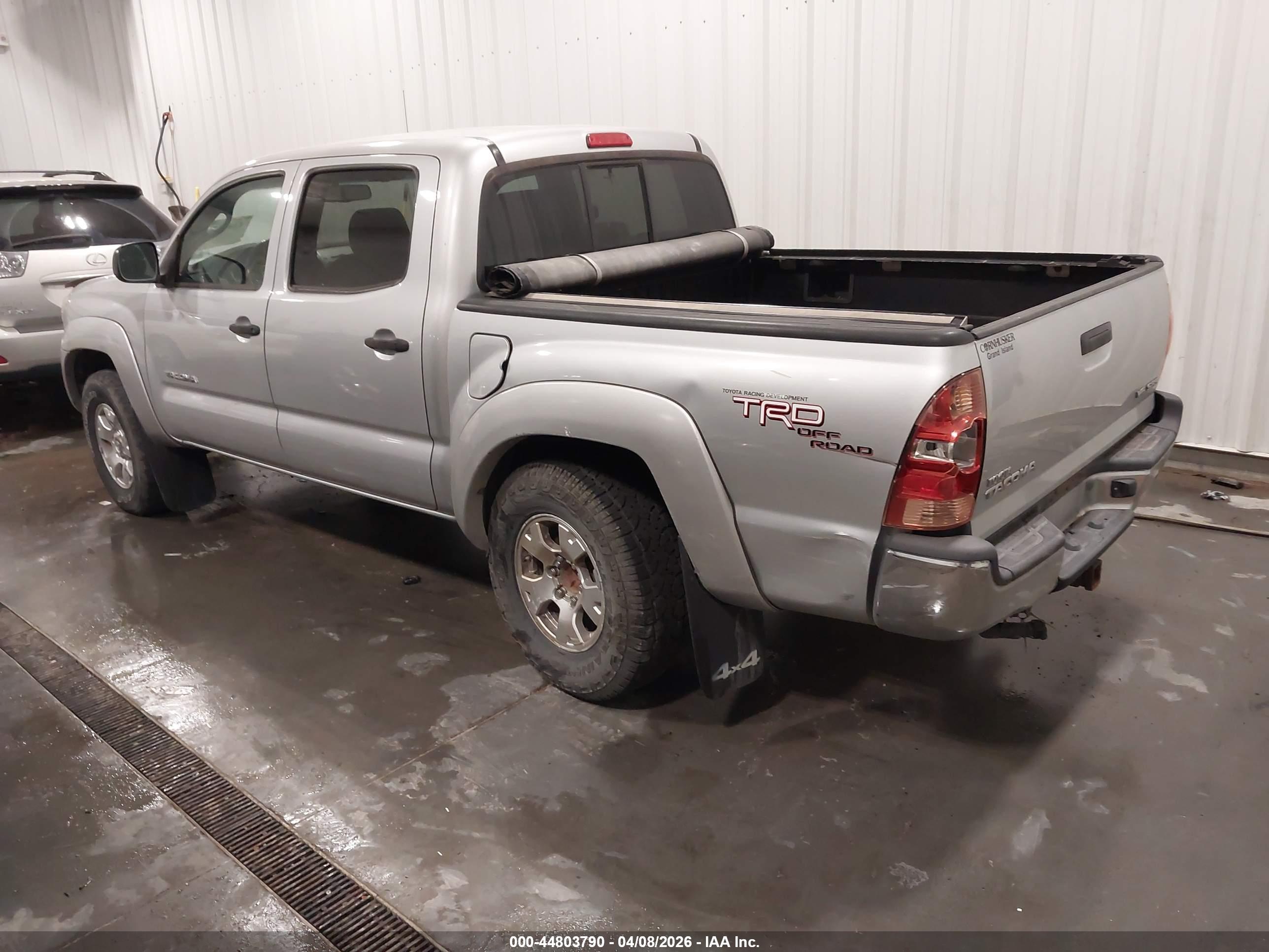 TOYOTA TACOMA image 3