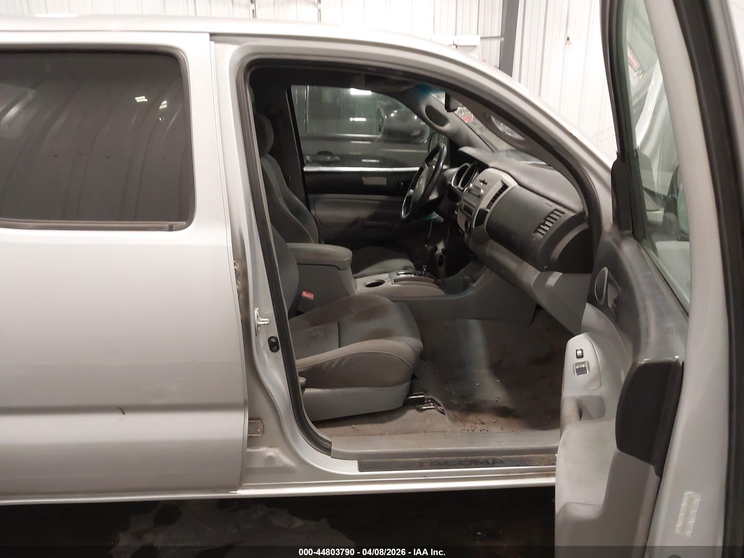 TOYOTA TACOMA image 5