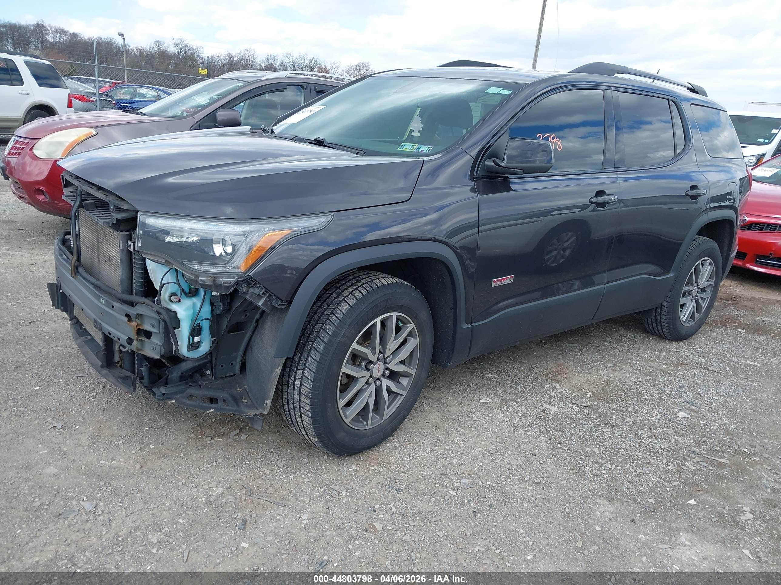 GMC ACADIA image 2